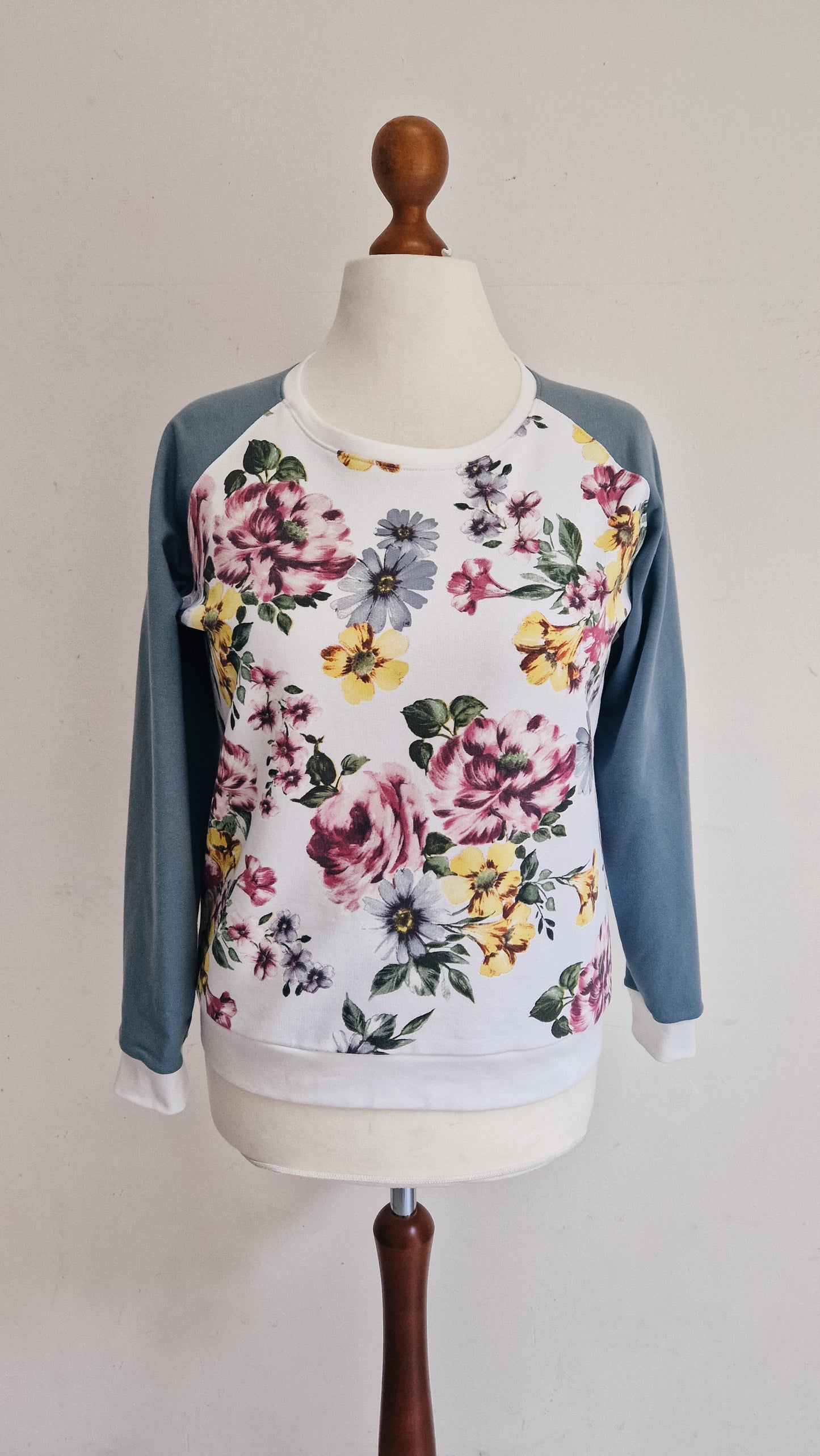 Blumen Sweatshirt Rockabilly Raglan Longsleeve Weiß/Blau