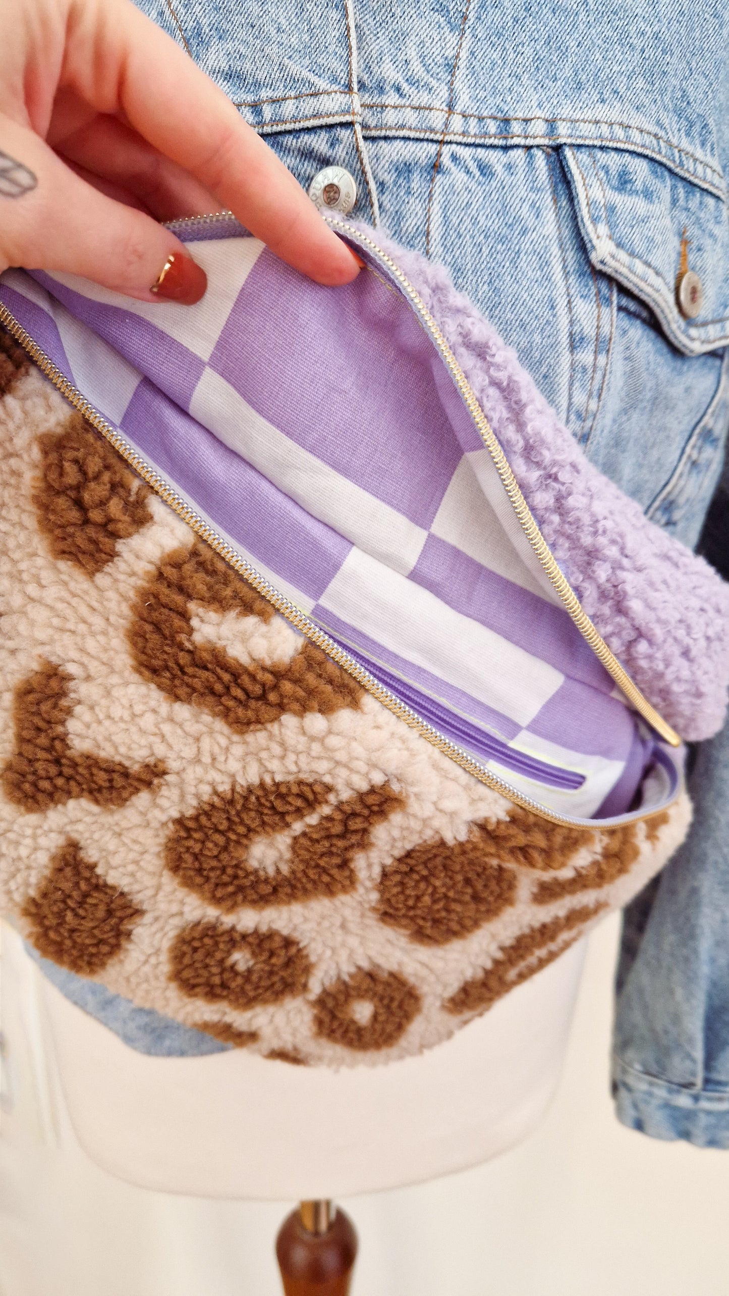 Große XL Umhängetasche Teddy Plüsch Bauchtasche Flieder Leo