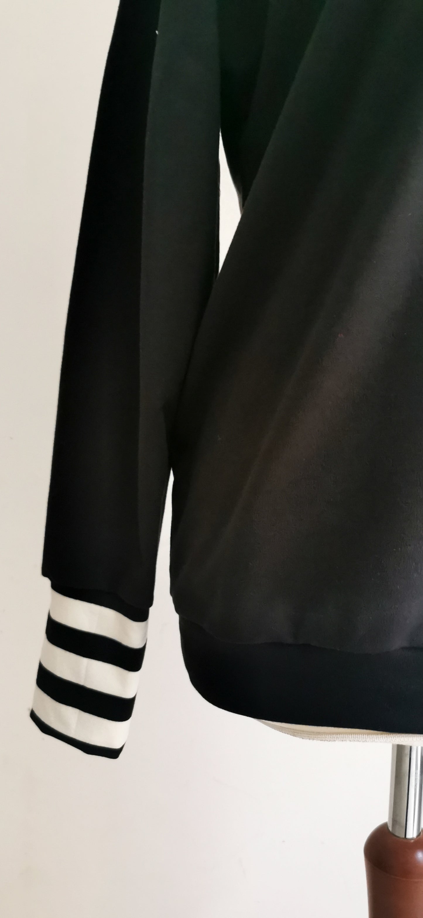 Streifen Hoodie Pullover Schwarz/Weiß - Einzelstück