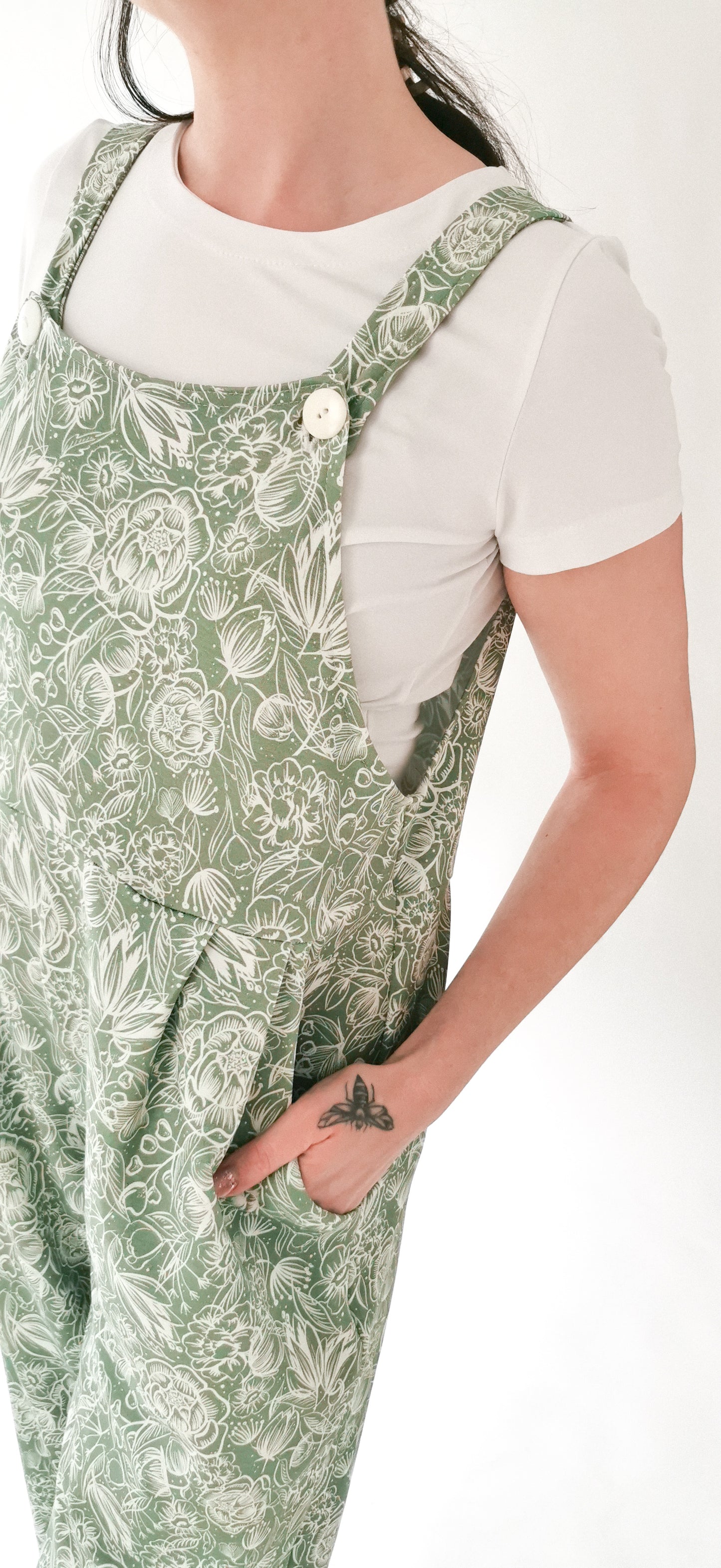 gemütliche Jersey Latzhose Mint Blumen