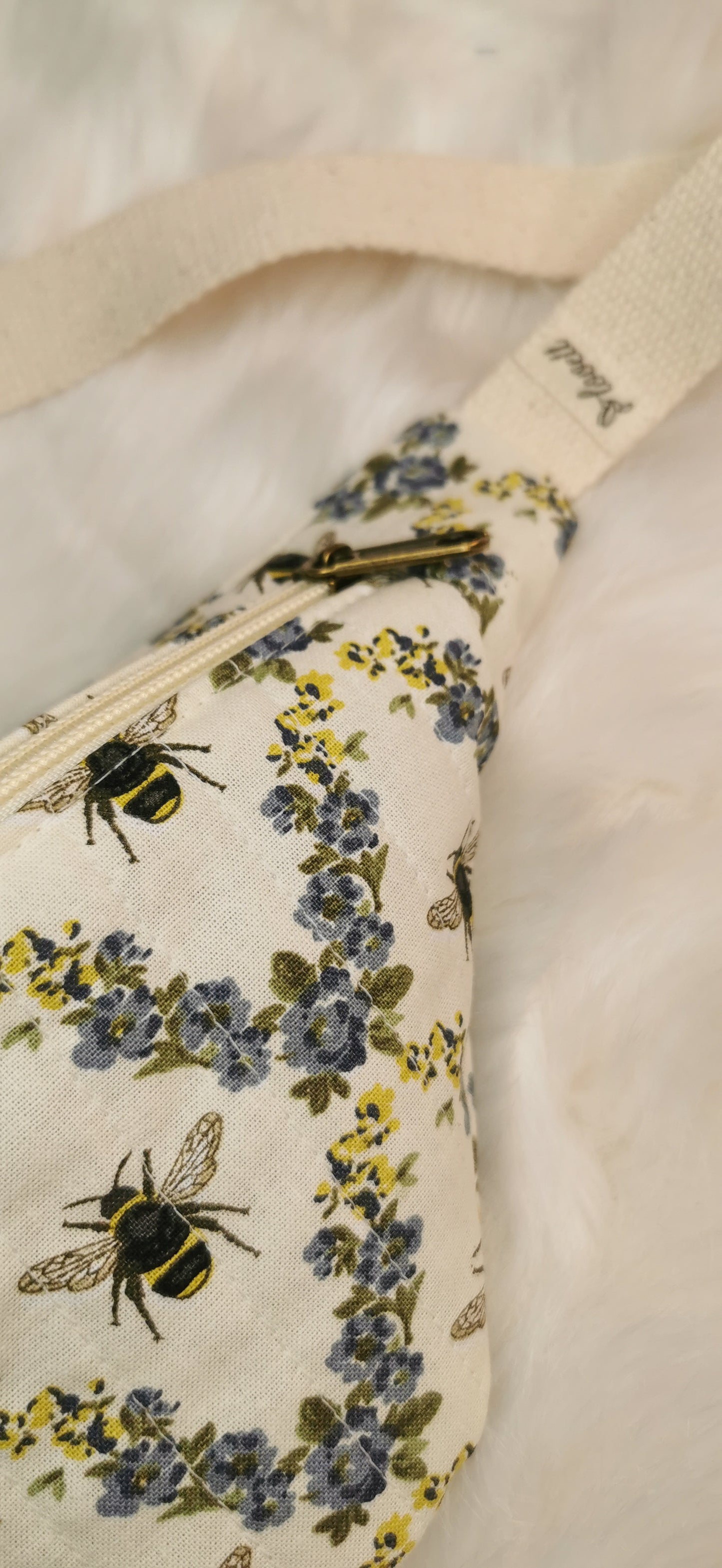 Quilt Hipbag Bauchtasche Cross Body Bag Bienen Natur