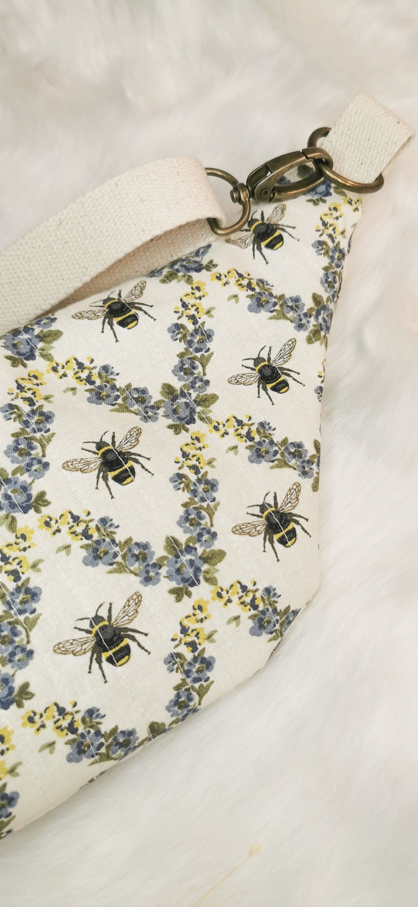 Quilt Hipbag Bauchtasche Cross Body Bag Bienen Natur