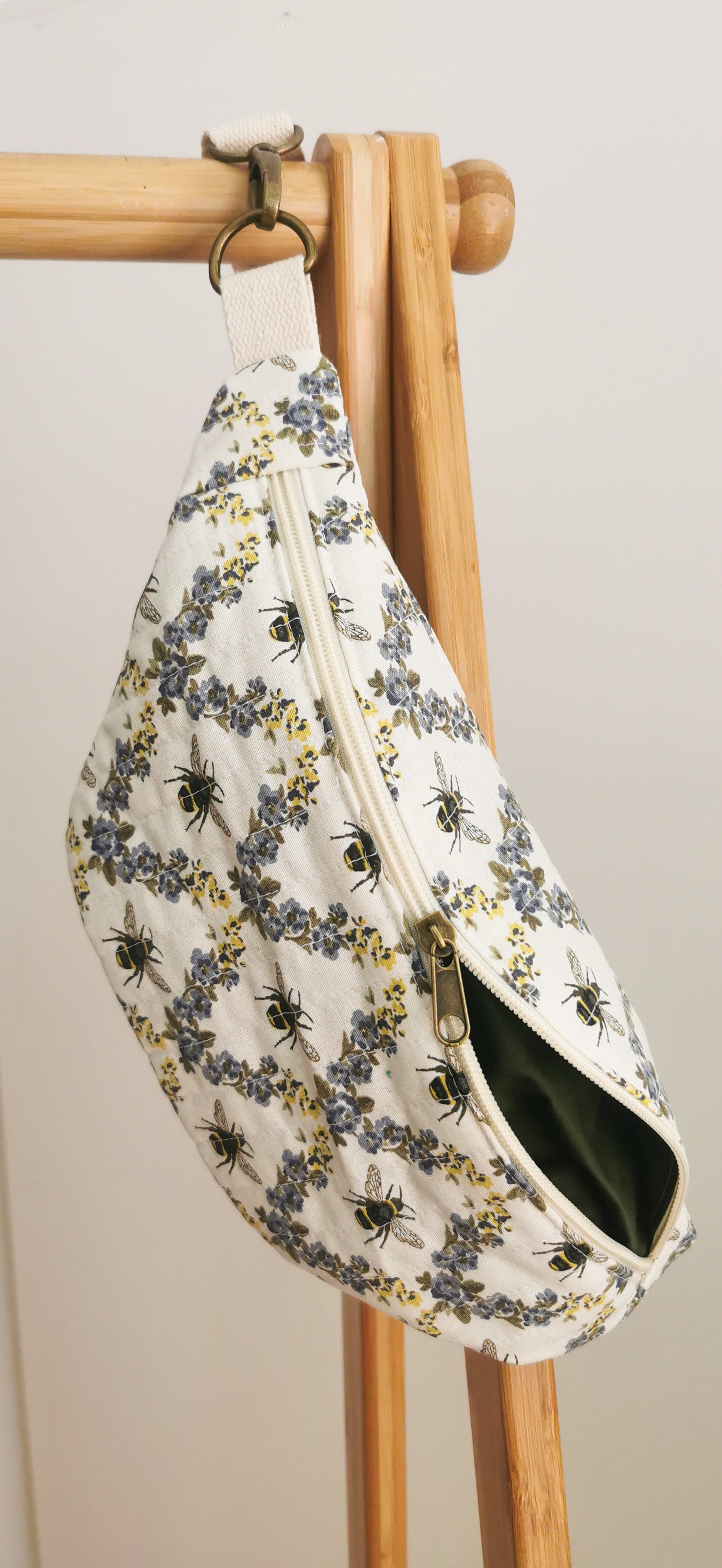 Quilt Hipbag Bauchtasche Cross Body Bag Bienen Natur