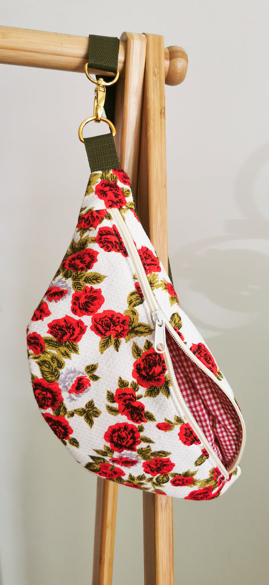 Upcycling Hipbag Bauchtasche Rosen