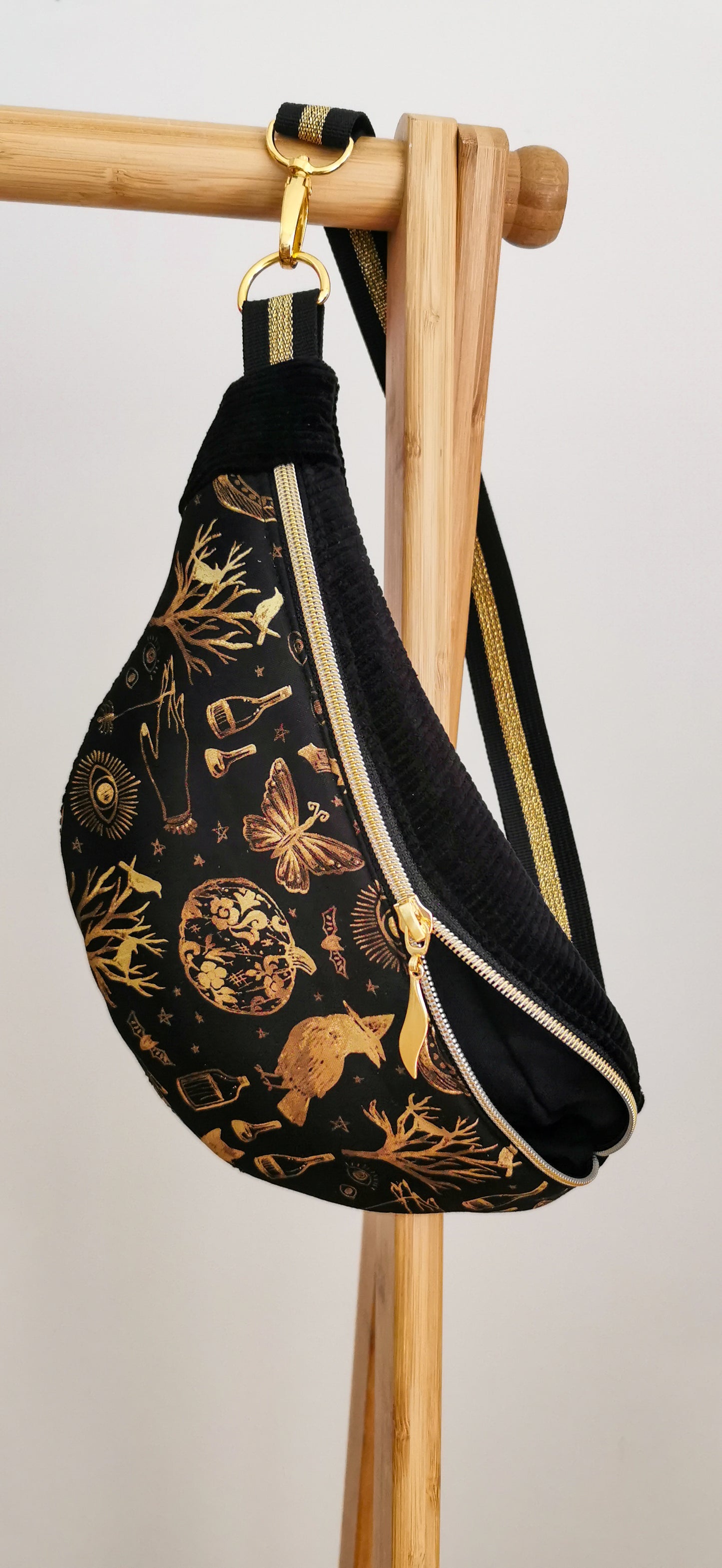 Hipbag Bauchtasche Crossbody Bag Schwarz GOLD Halloween Witch