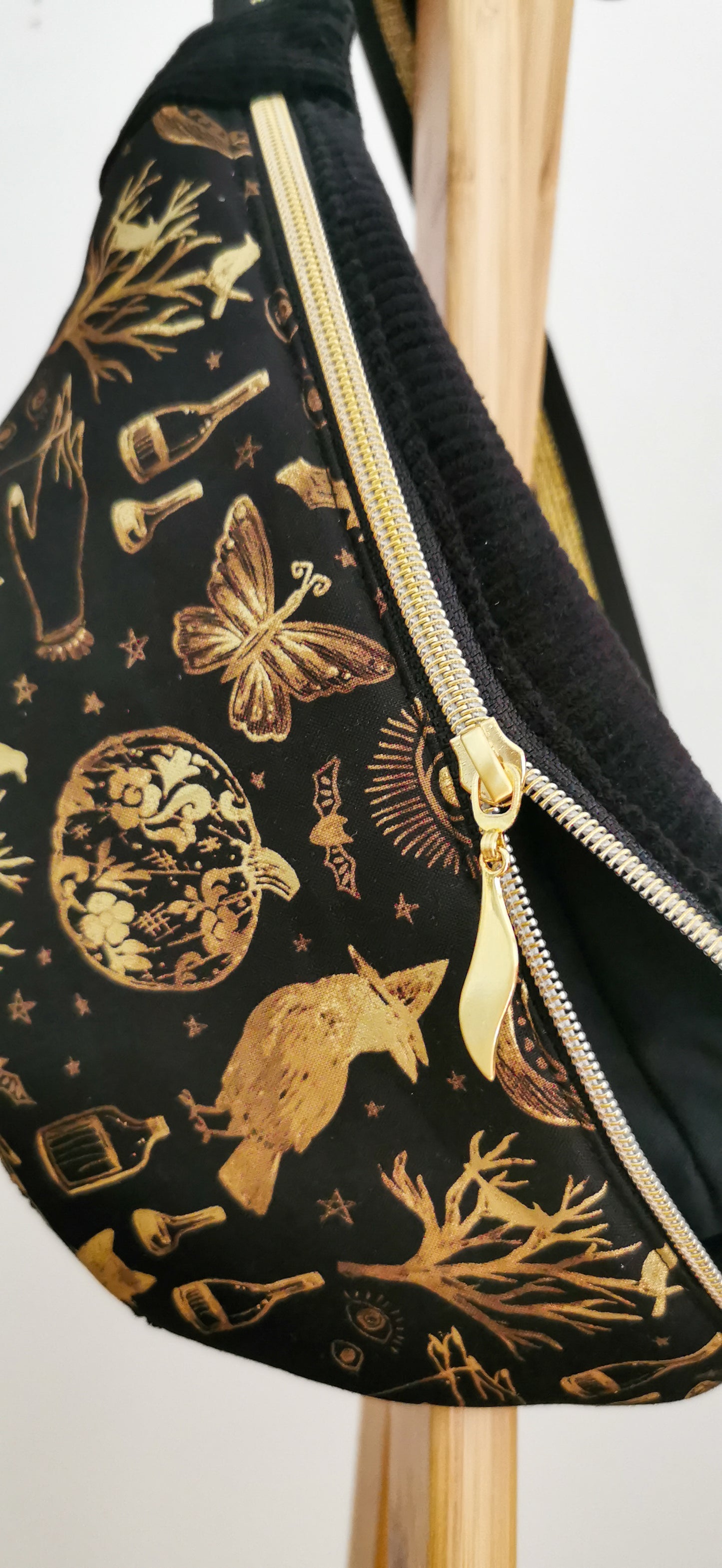 Hipbag Bauchtasche Crossbody Bag Schwarz GOLD Halloween Witch