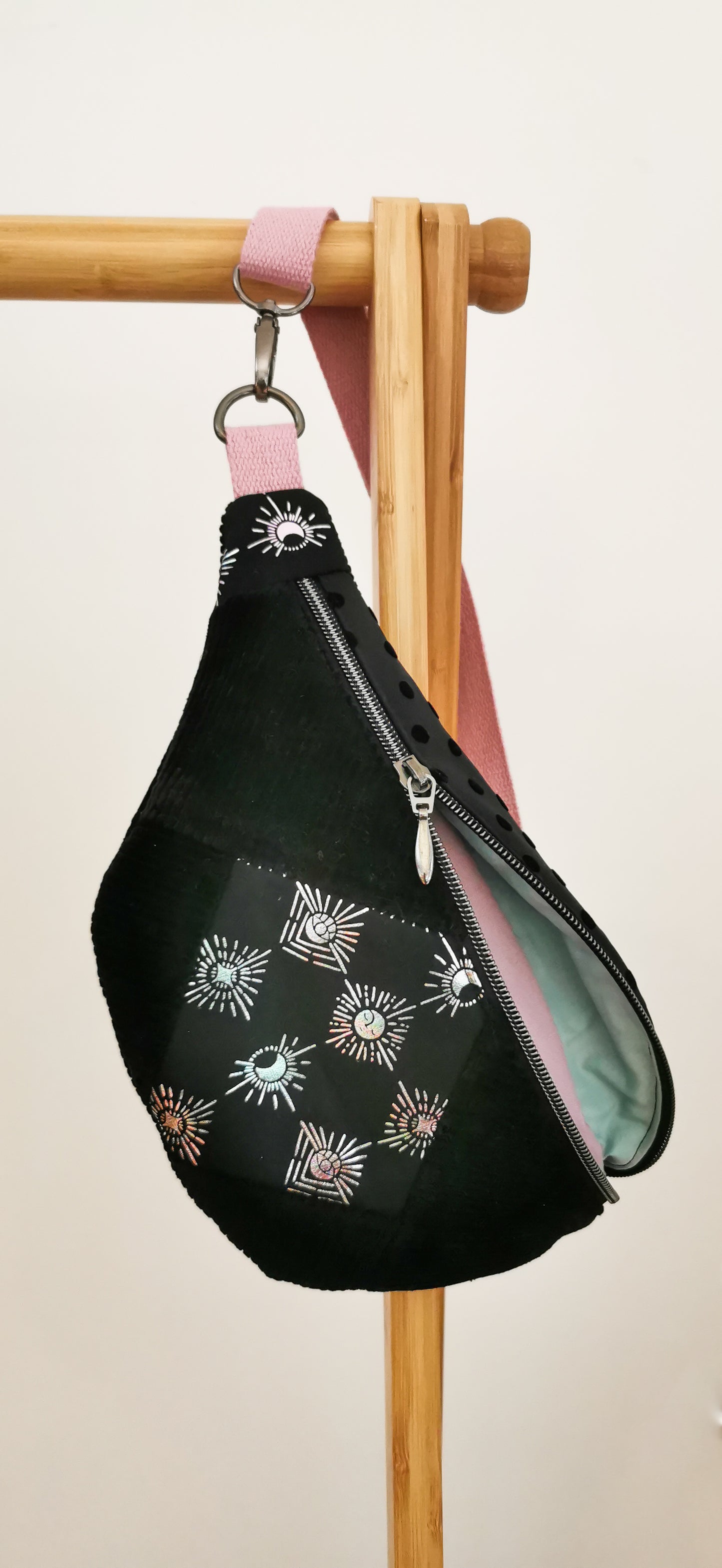 Hipbag Bauchtasche Crossbody Bag Halloween Iridescent Moon Phases