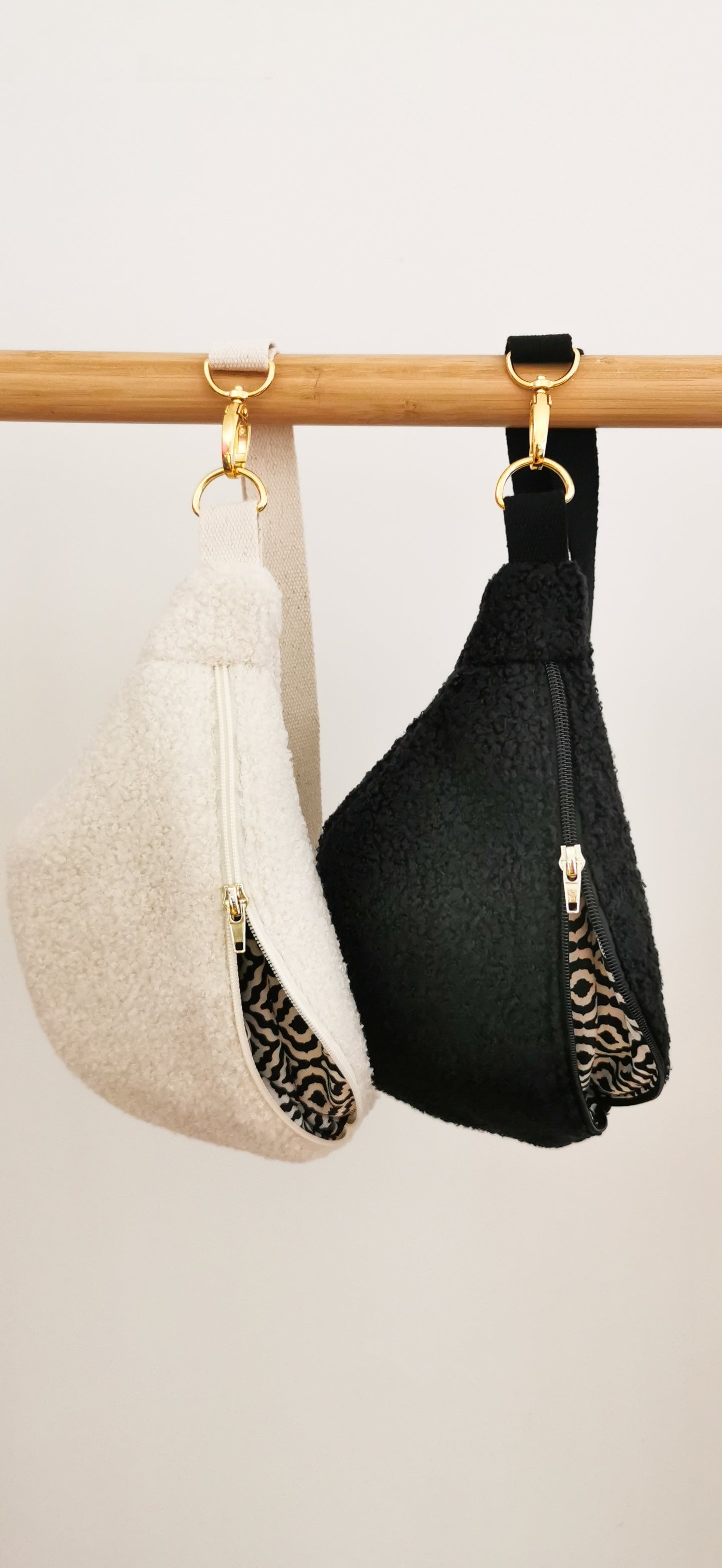 Basic Plüschis Bauchtasche Teddy Bouclé Plüsche Creme oder Schwarz