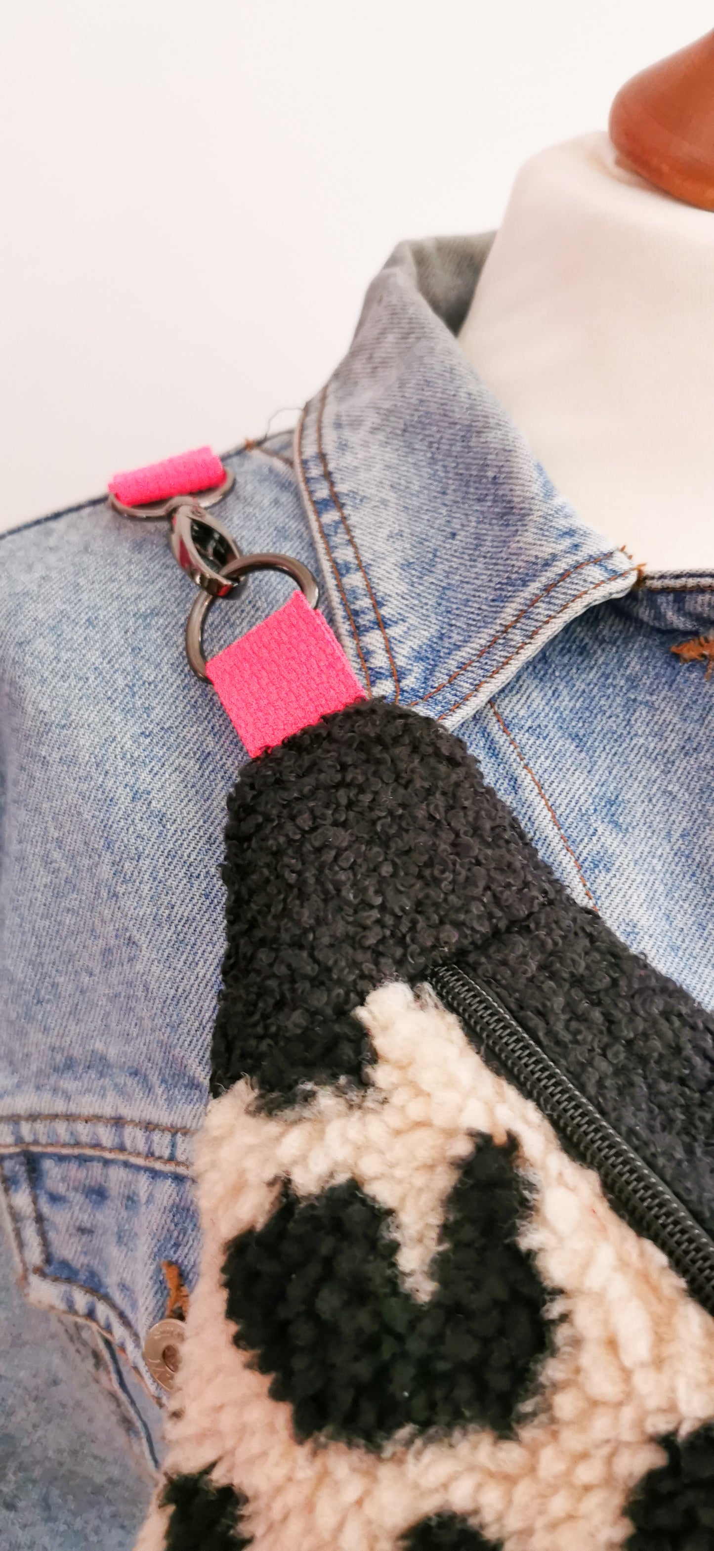 Große XL Umhängetasche Teddy Plüsch Bauchtasche NEON LEO