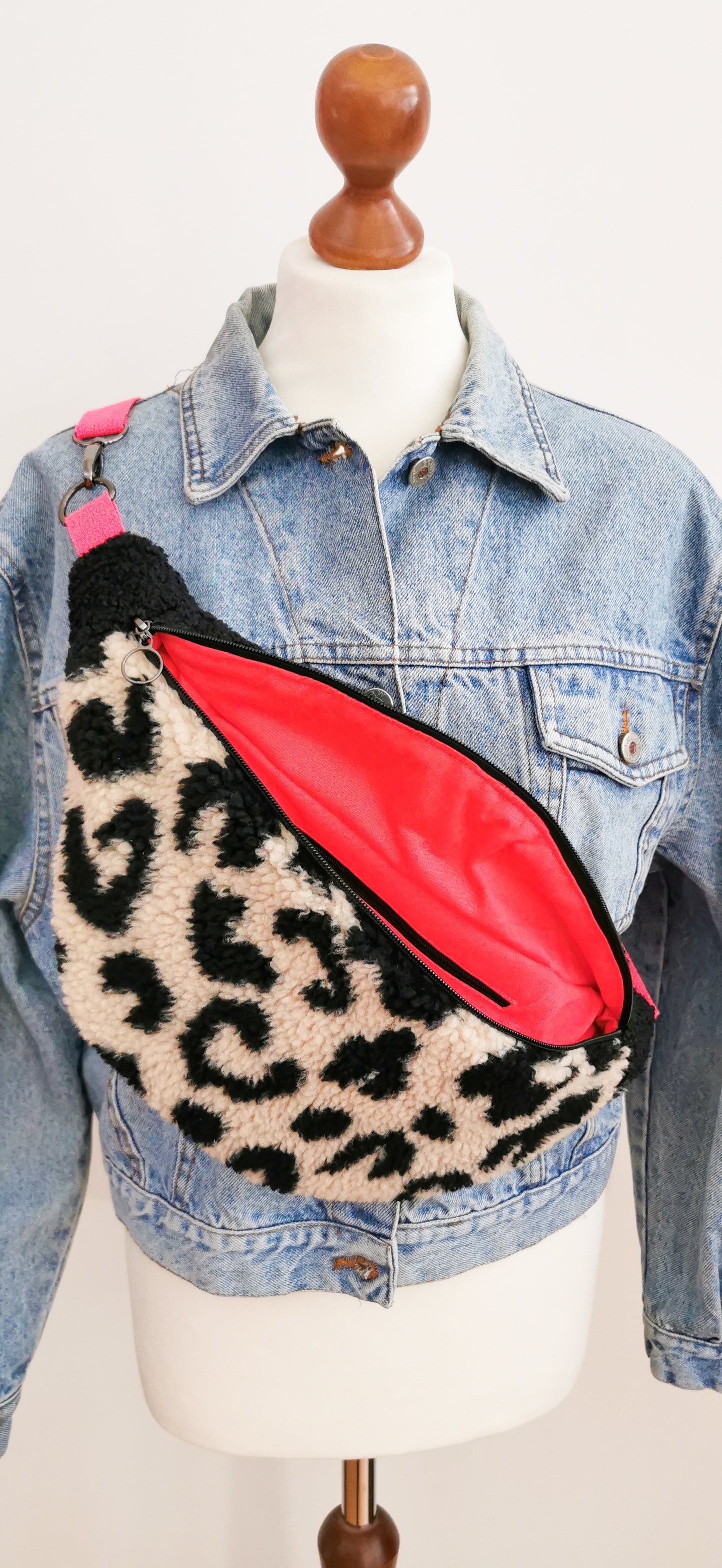 Große XL Umhängetasche Teddy Plüsch Bauchtasche NEON LEO