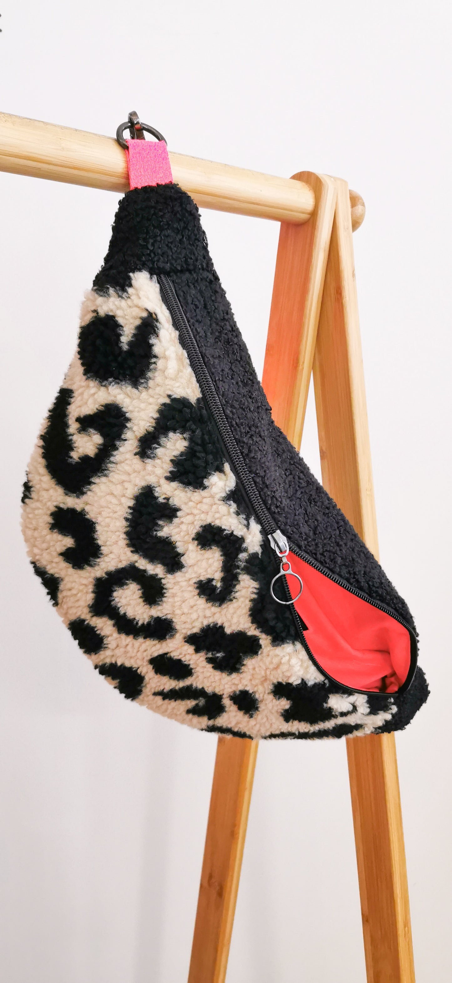 Große XL Umhängetasche Teddy Plüsch Bauchtasche NEON LEO