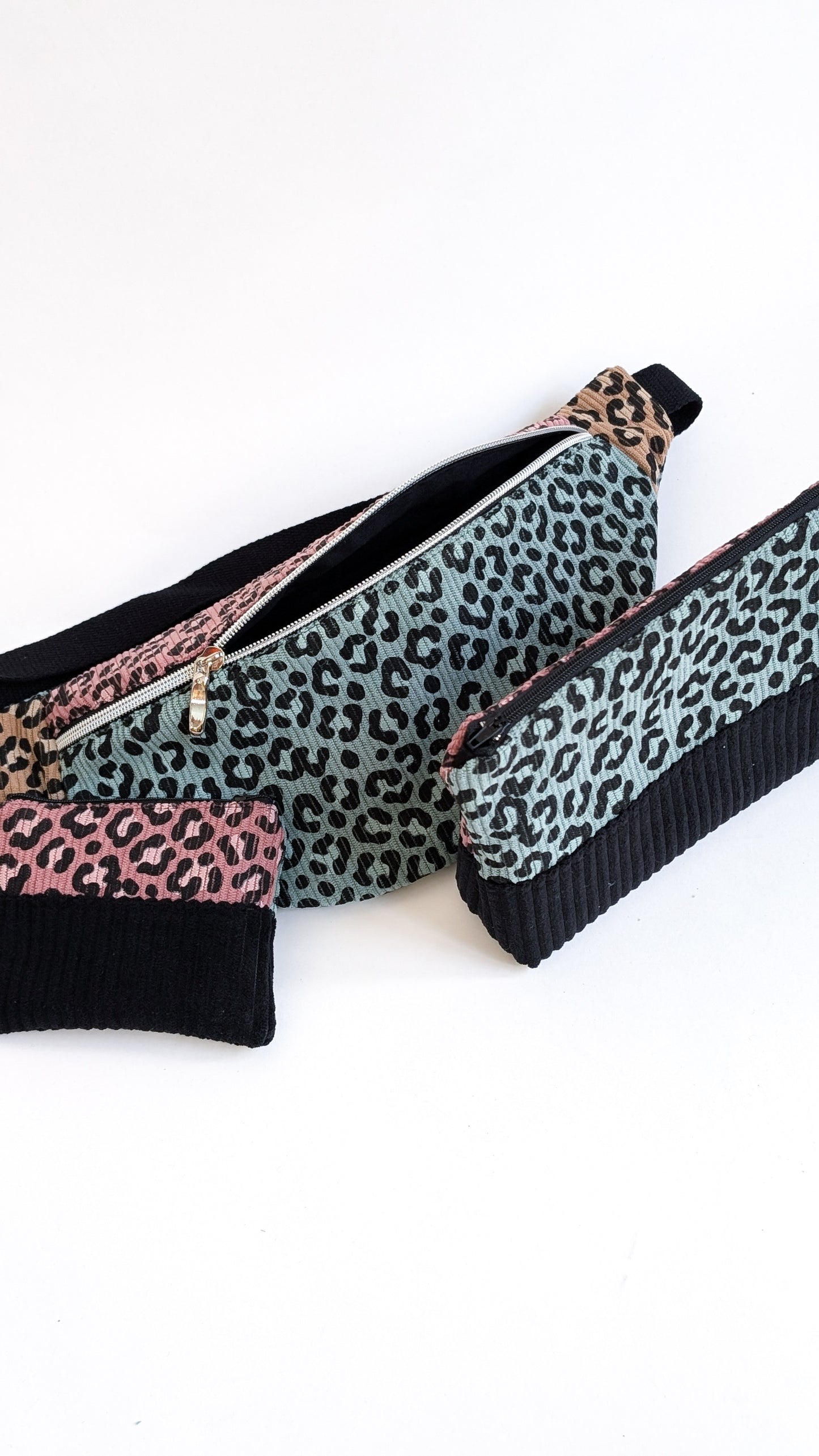 Colourblock Kosmetiktasche aus Cord Pastell LEO