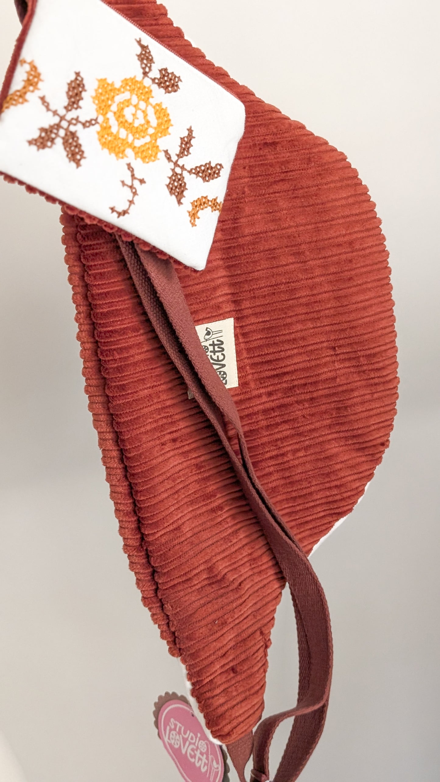 Upcycling XL Cord Bauchtasche Granny Blumen Stickerei Braun + Geldbeutel