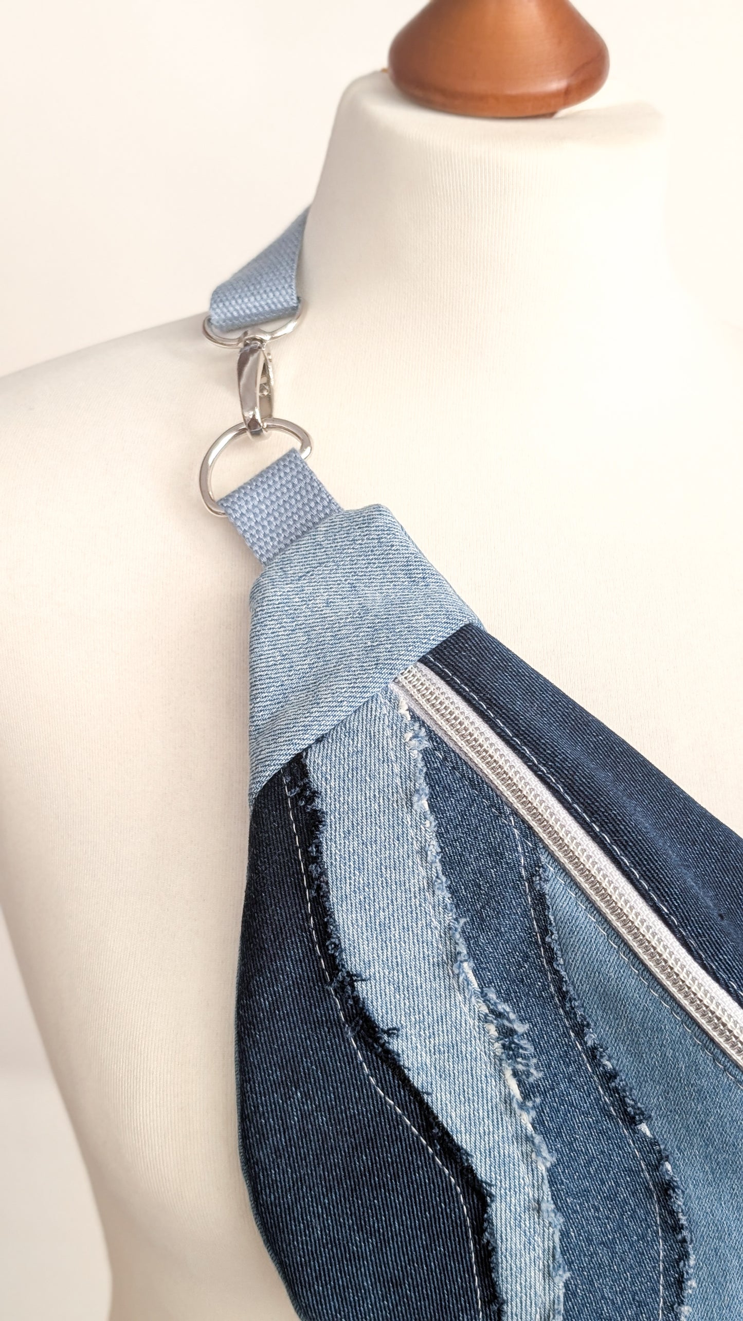 Zero Waste Bauchtasche Denim Jeans WAVES Einzelstück