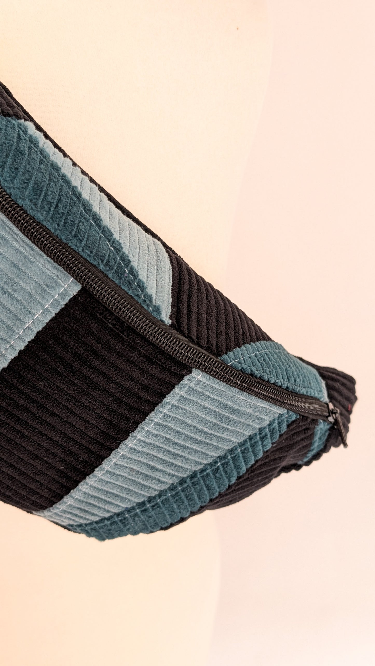 Zero Waste Cord Bauchtasche Colorblocking Schwarz/Petrol EINZELSTÜCK