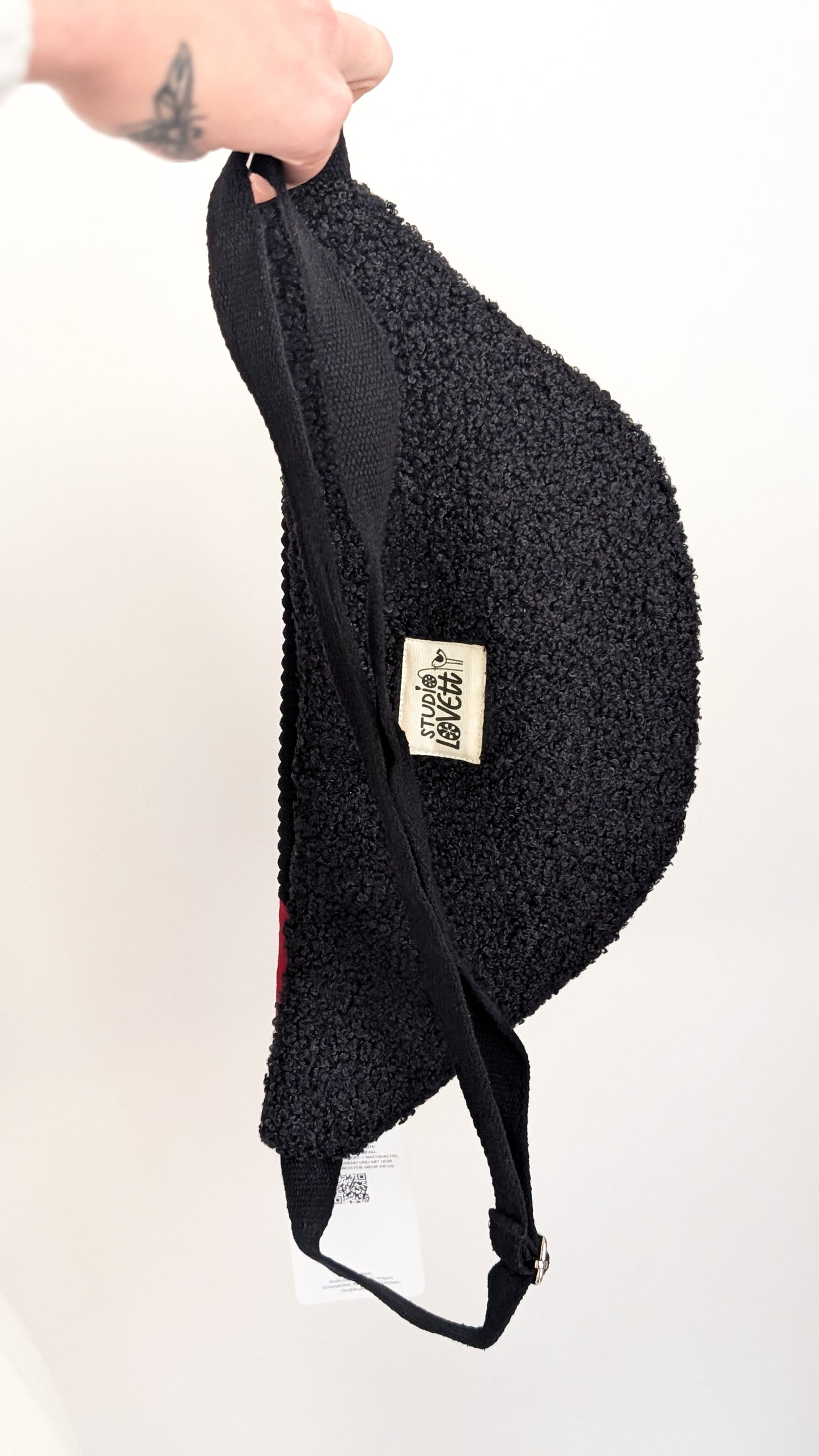 Zero Waste Bauchtasche Einzelstück Schwarz/Rot Cord Leo