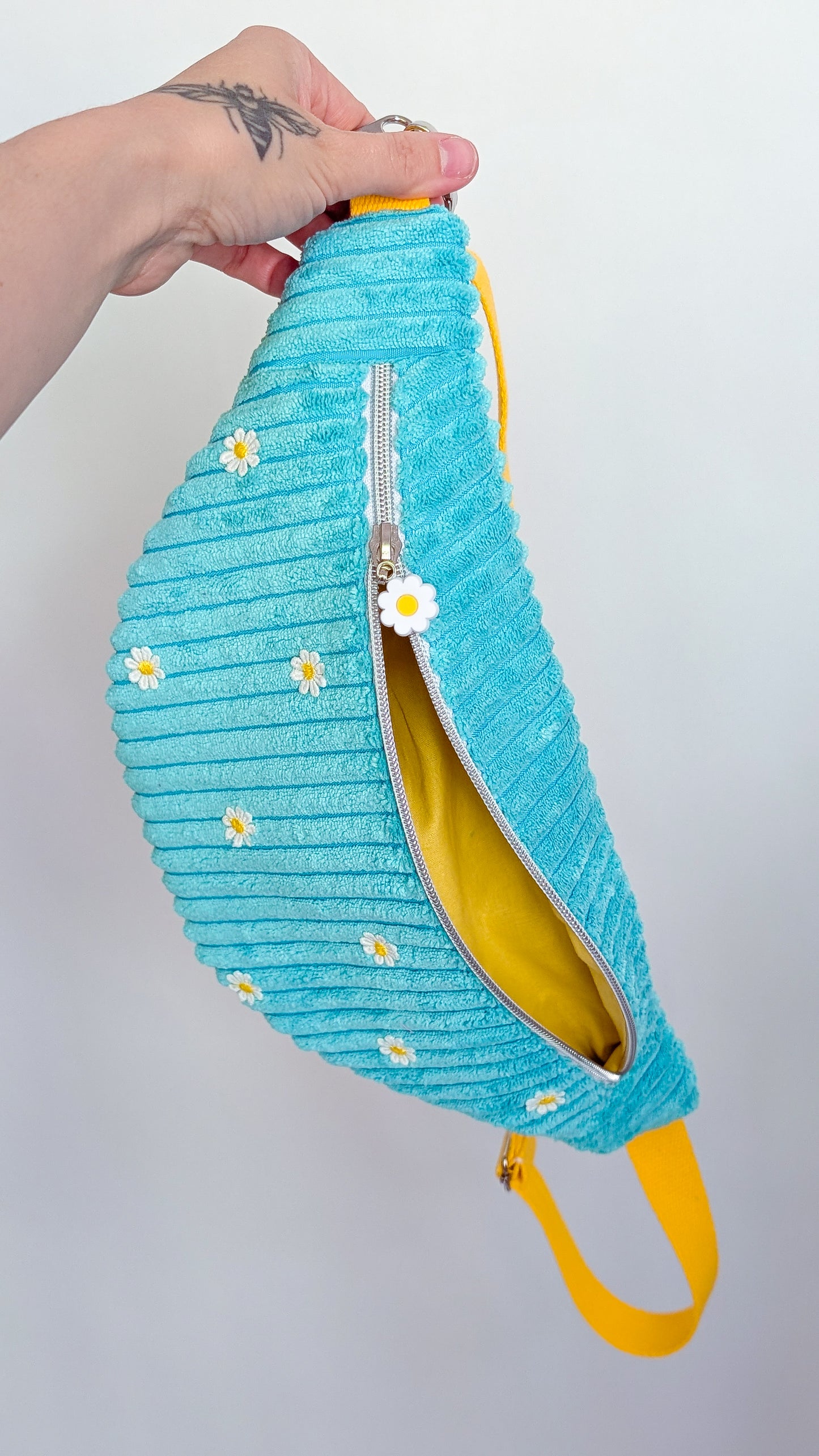Bunte Cord Hipbag Bauchtasche Gänseblümchen Daisies TÜRKIS