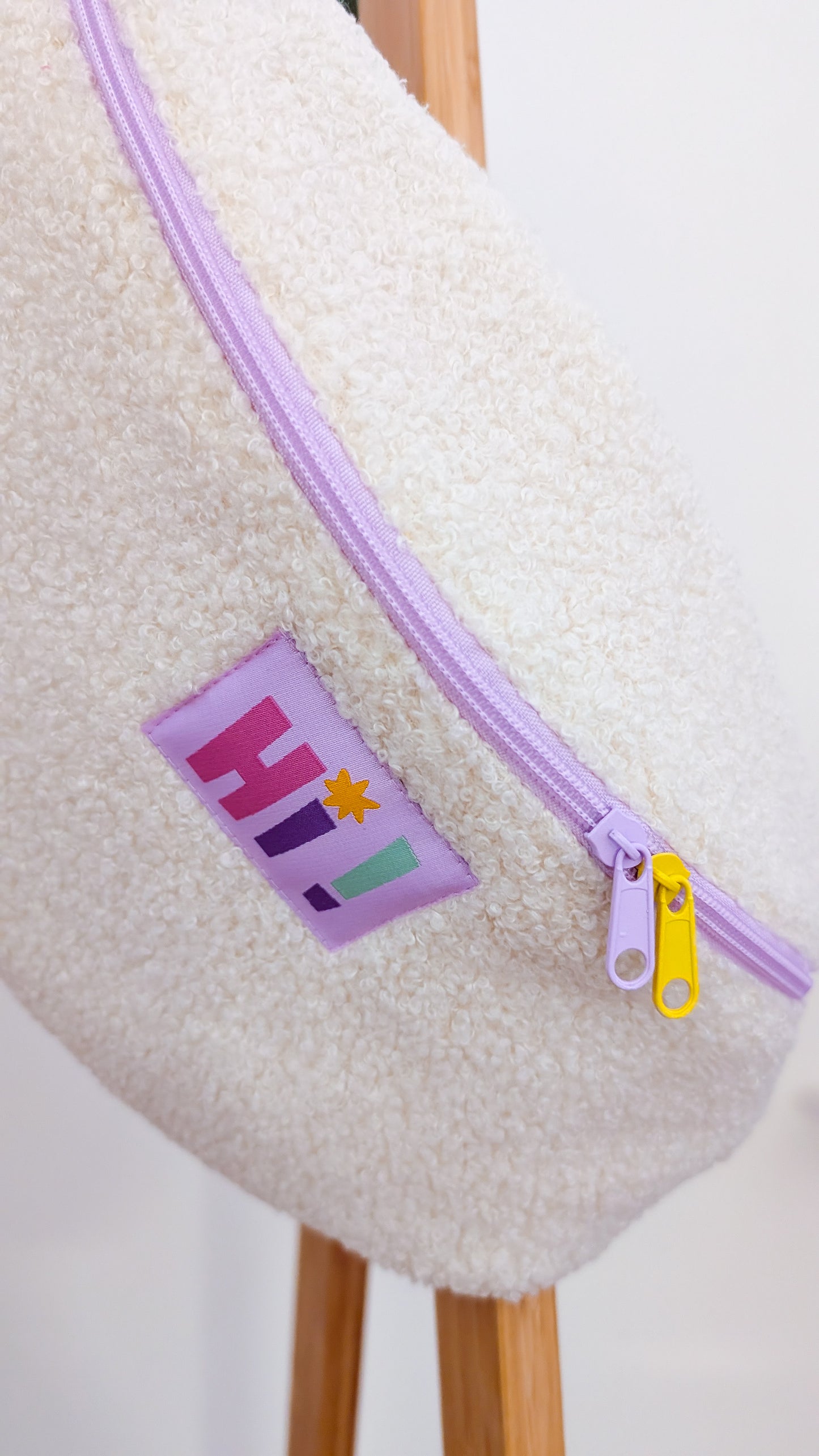 Pastell XL Bauchtasche Plüschi Teddy Bouclé Plüsche Creme