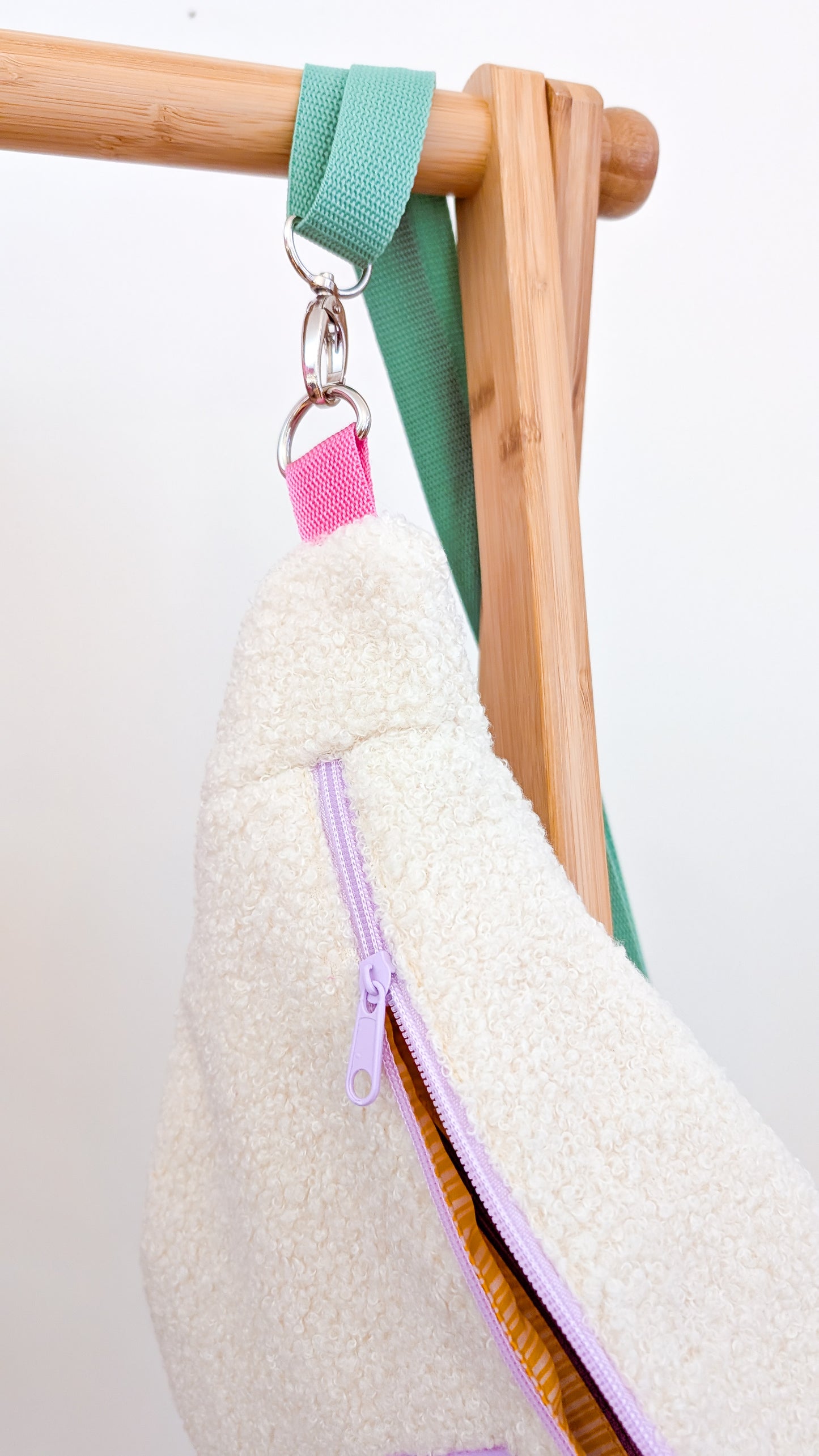 Pastell XL Bauchtasche Plüschi Teddy Bouclé Plüsche Creme