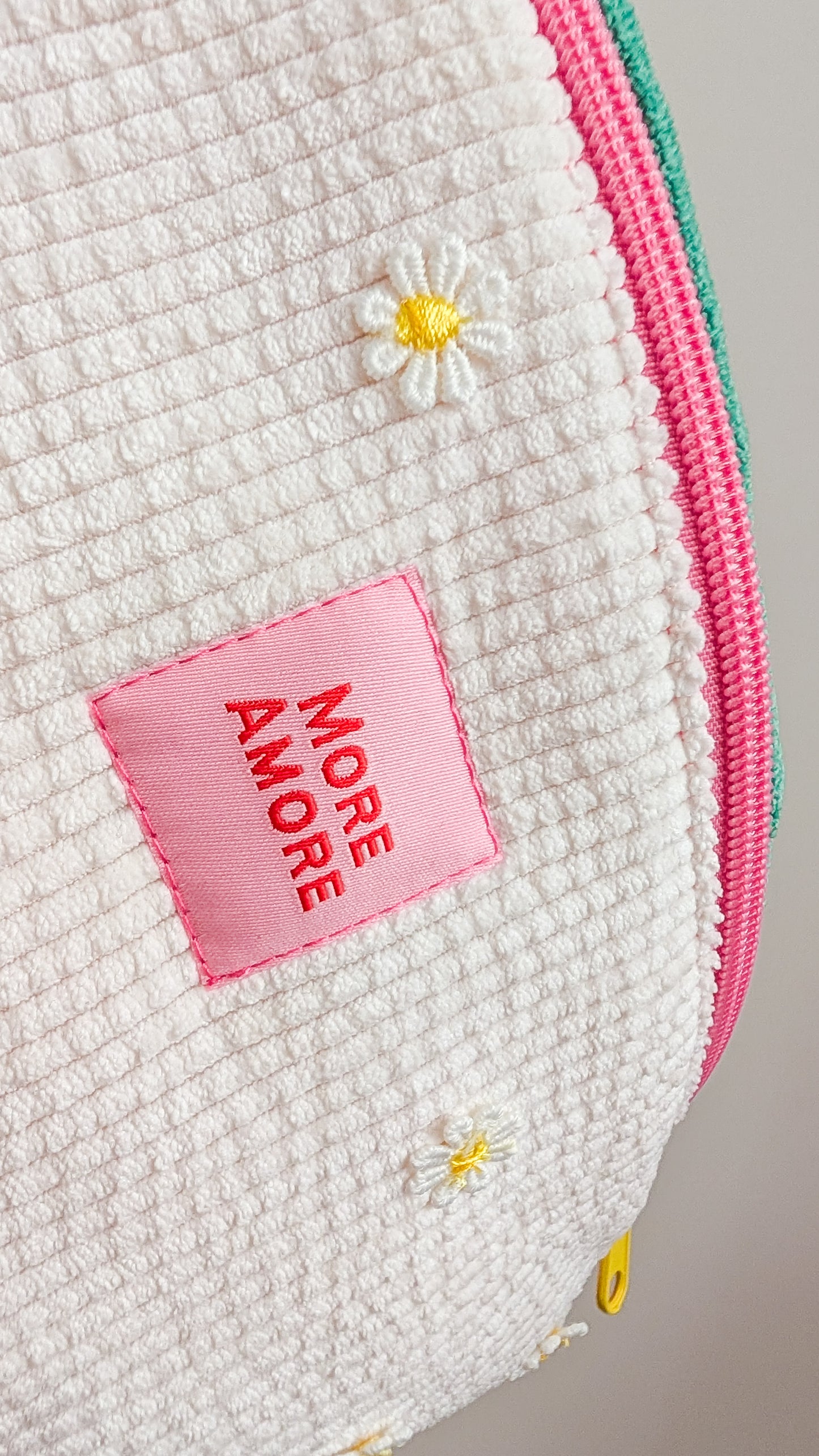 More Amore Cord Hipbag Bauchtasche Daisies Pink/Grün/Creme