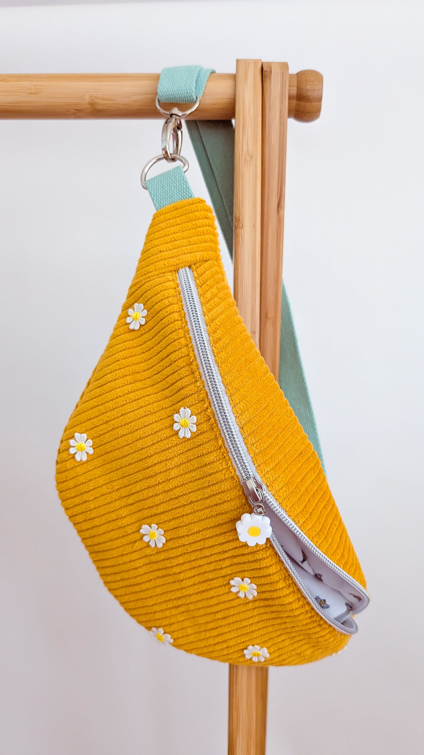 Bunte Cord Hipbag Bauchtasche Gänseblümchen Daisies GELB