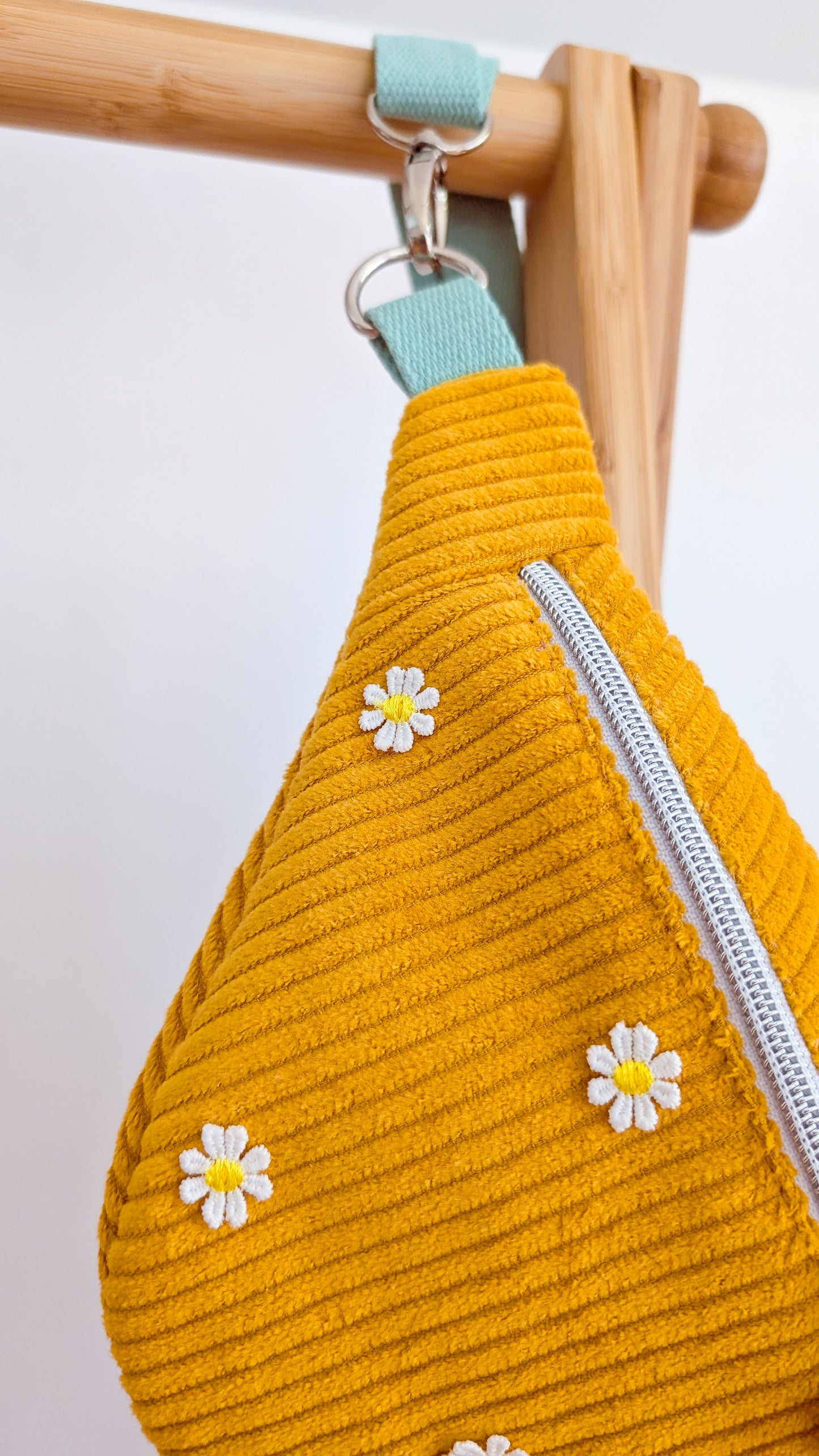Bunte Cord Hipbag Bauchtasche Gänseblümchen Daisies GELB