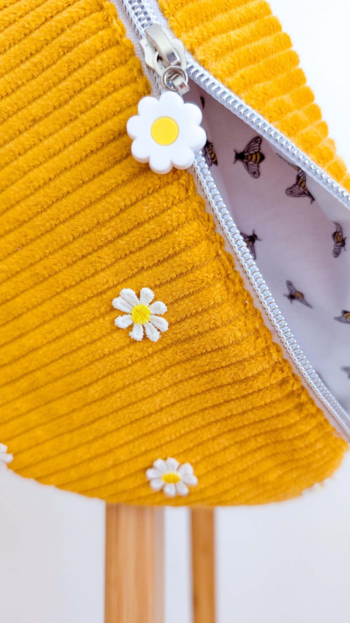 Bunte Cord Hipbag Bauchtasche Gänseblümchen Daisies GELB