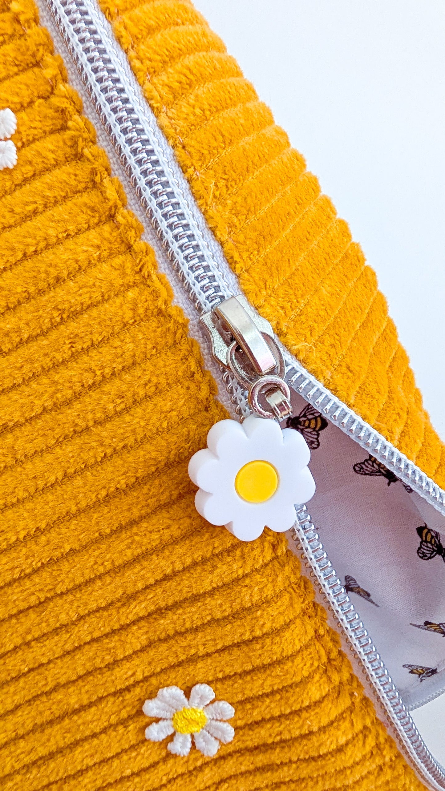 Bunte Cord Hipbag Bauchtasche Gänseblümchen Daisies GELB