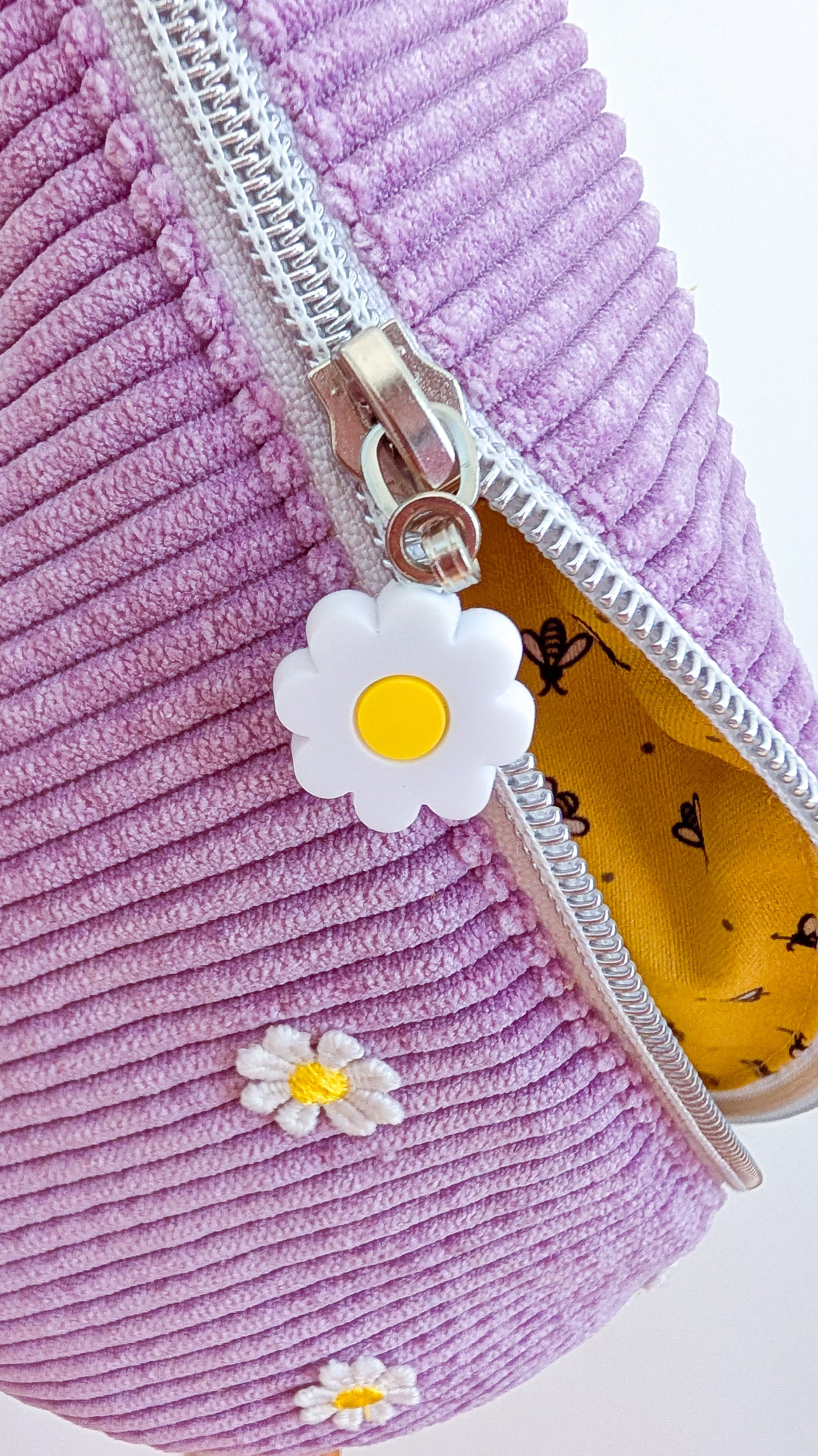 Pastell Cord Hipbag Bauchtasche Gänseblümchen Daisies FLIEDER