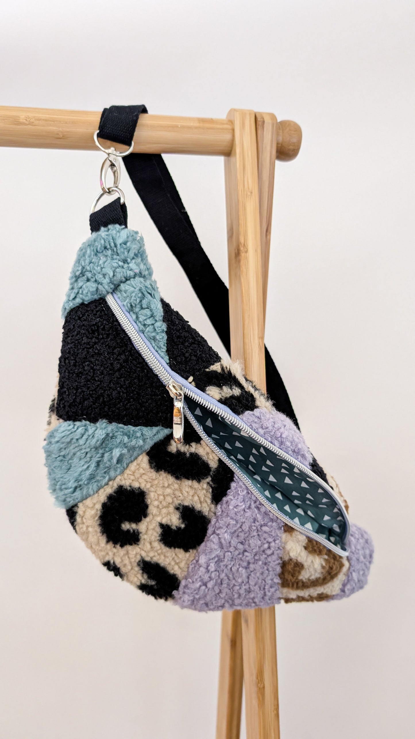 Zero Waste Bauchtasche Flieder/Mint/Schwarz/Leo Plüsch Einzelstück