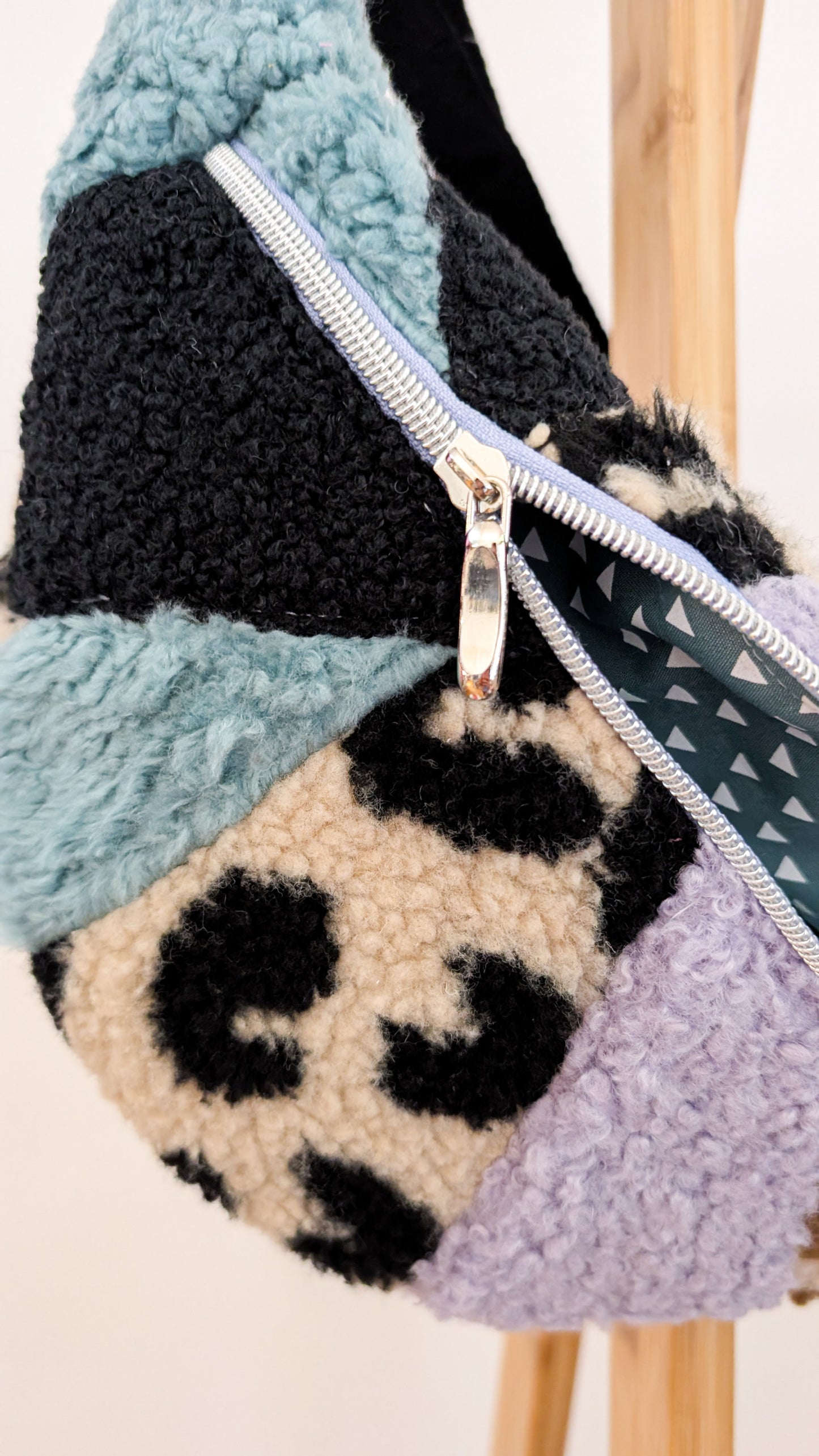 Zero Waste Bauchtasche Flieder/Mint/Schwarz/Leo Plüsch Einzelstück