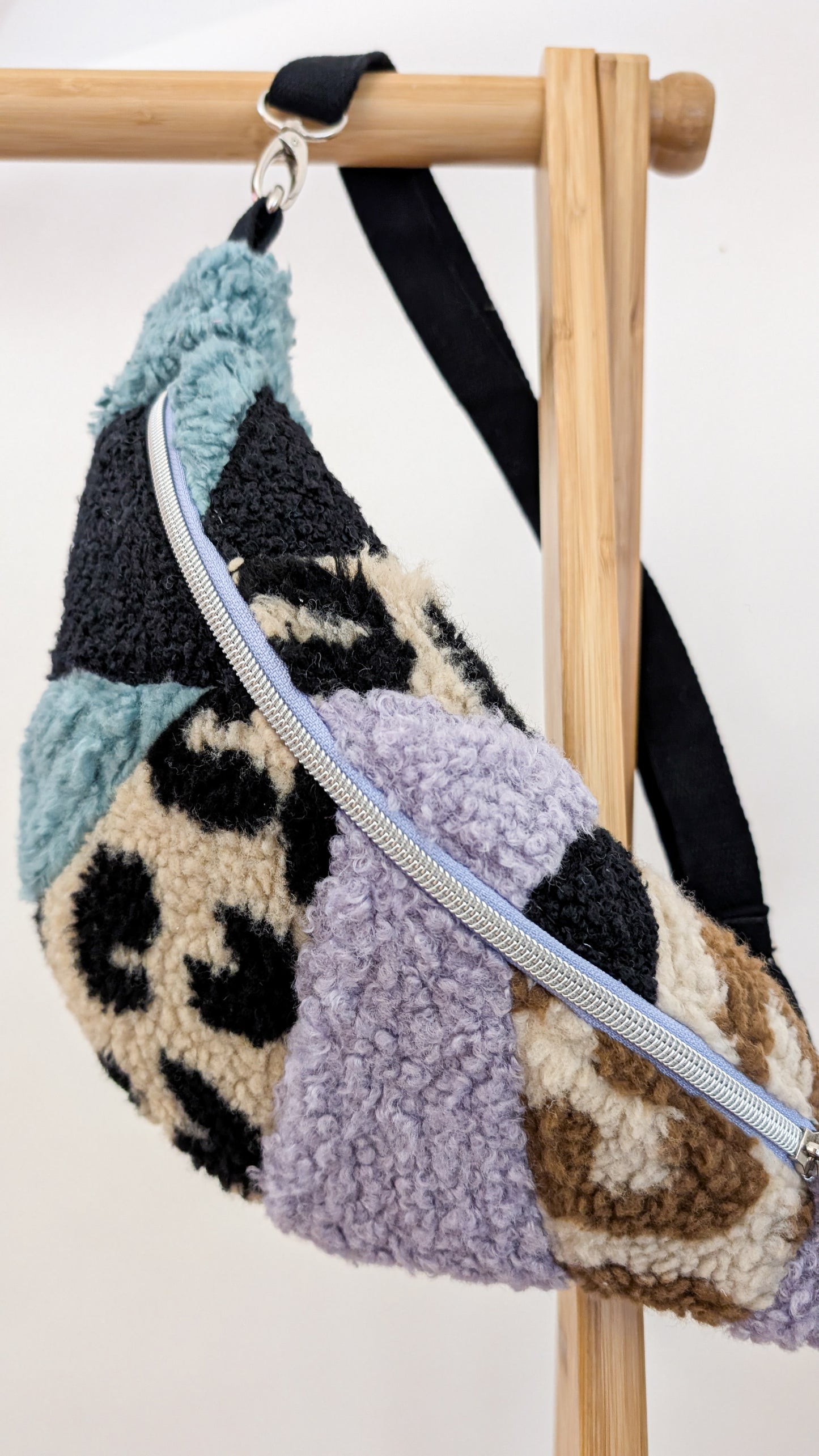 Zero Waste Bauchtasche Flieder/Mint/Schwarz/Leo Plüsch Einzelstück