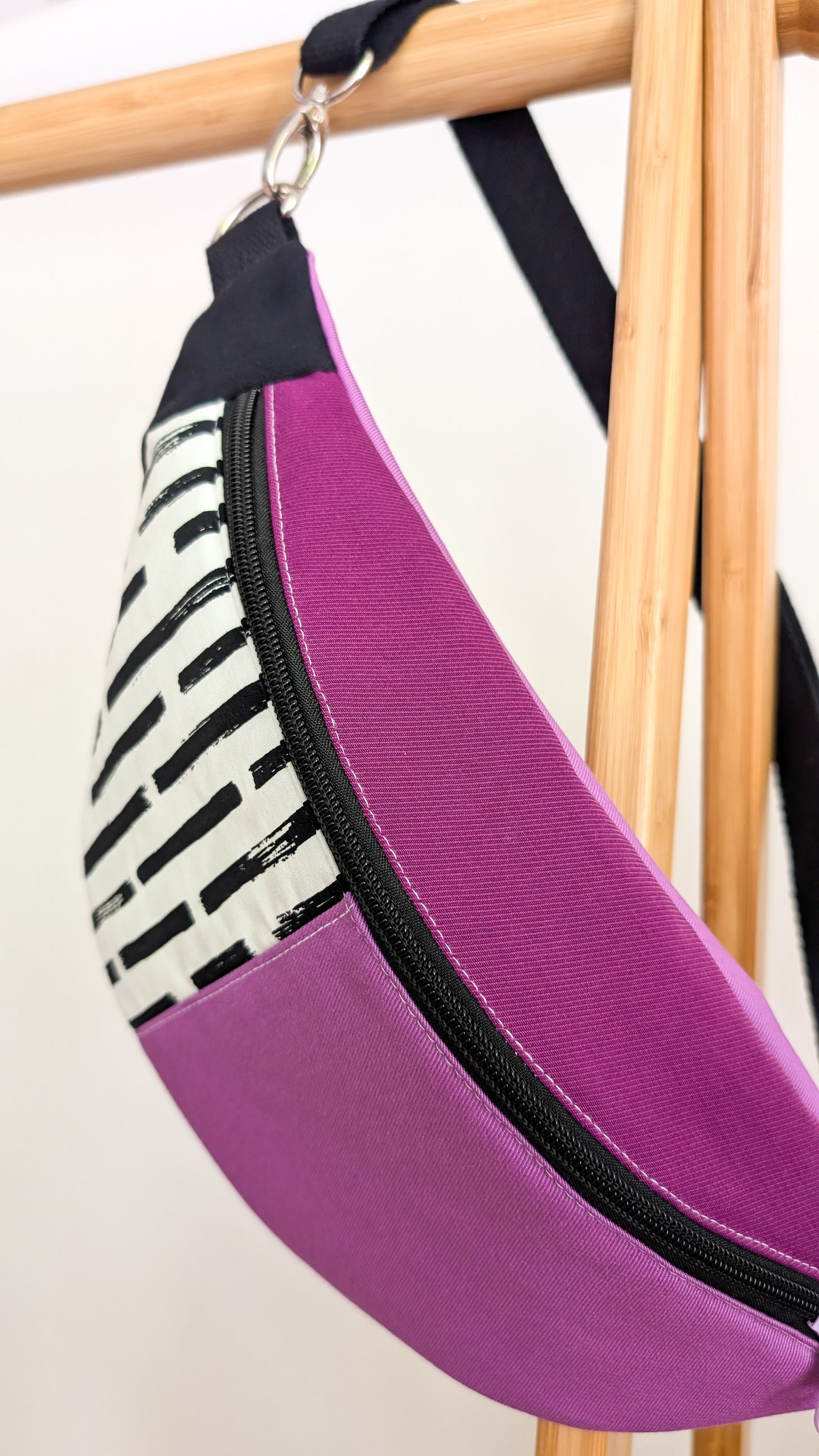 80s Hipbag Bauchtasche Cross Body Bag Streifen Lavendel Lila LIMITIERT