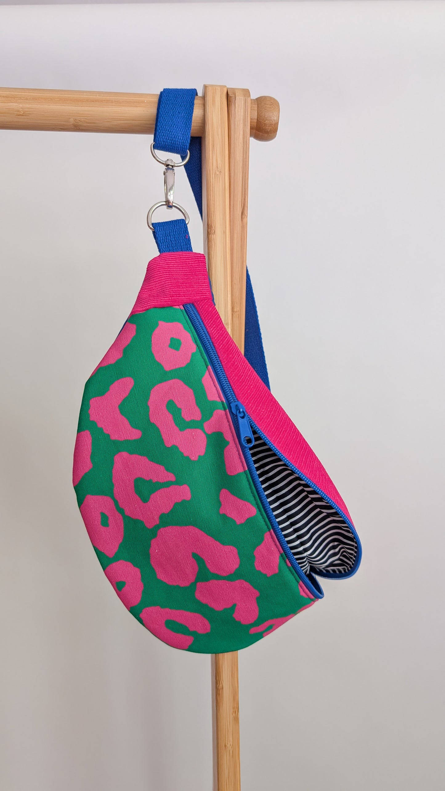 Knallbunte Bauchtasche Leopard Pink/Orange/Grün/Blau – Festival Hip Bag Dopamine Dressing