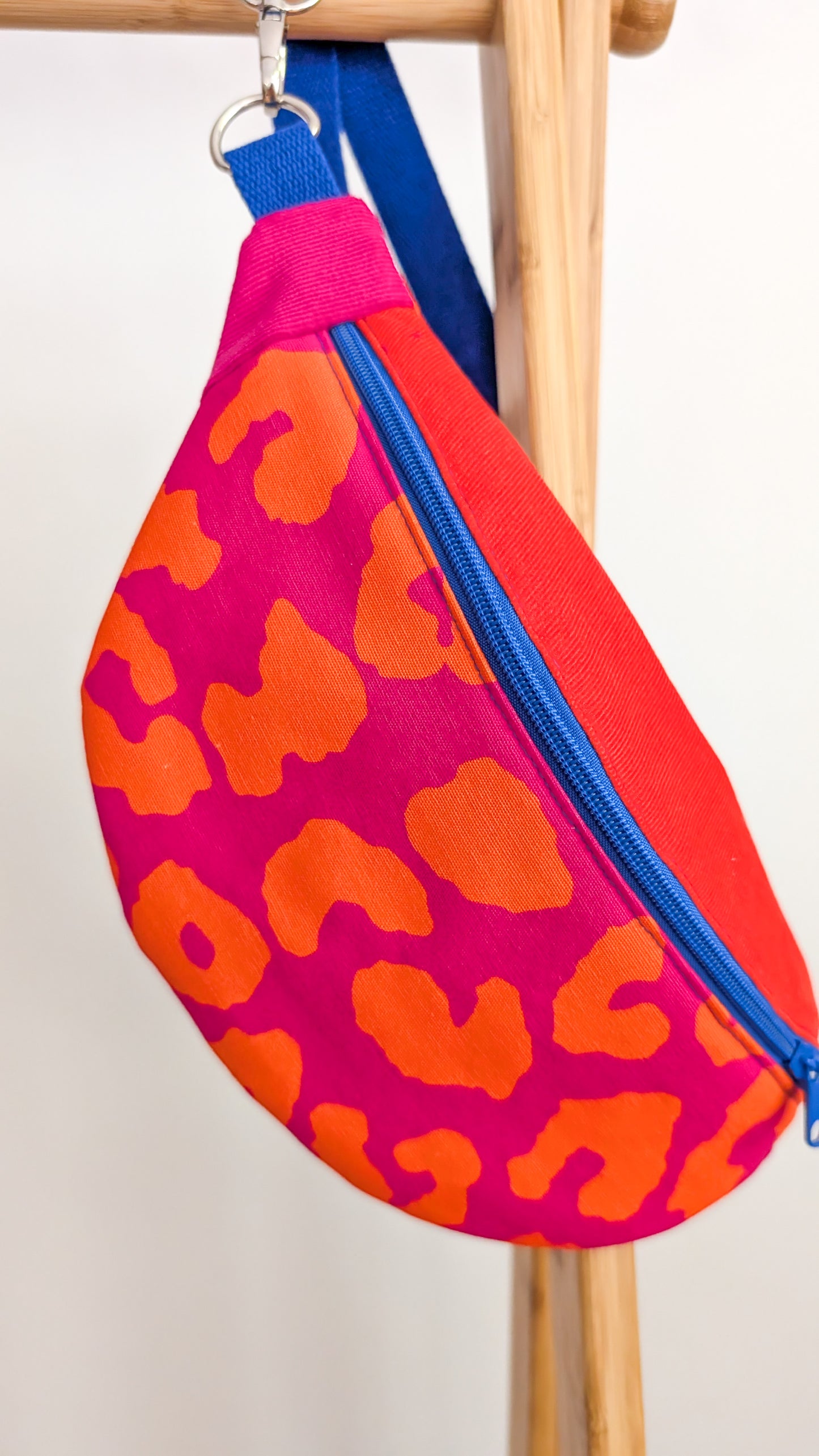Knallbunte Bauchtasche Leopard Pink/Orange/Grün/Blau – Festival Hip Bag Dopamine Dressing