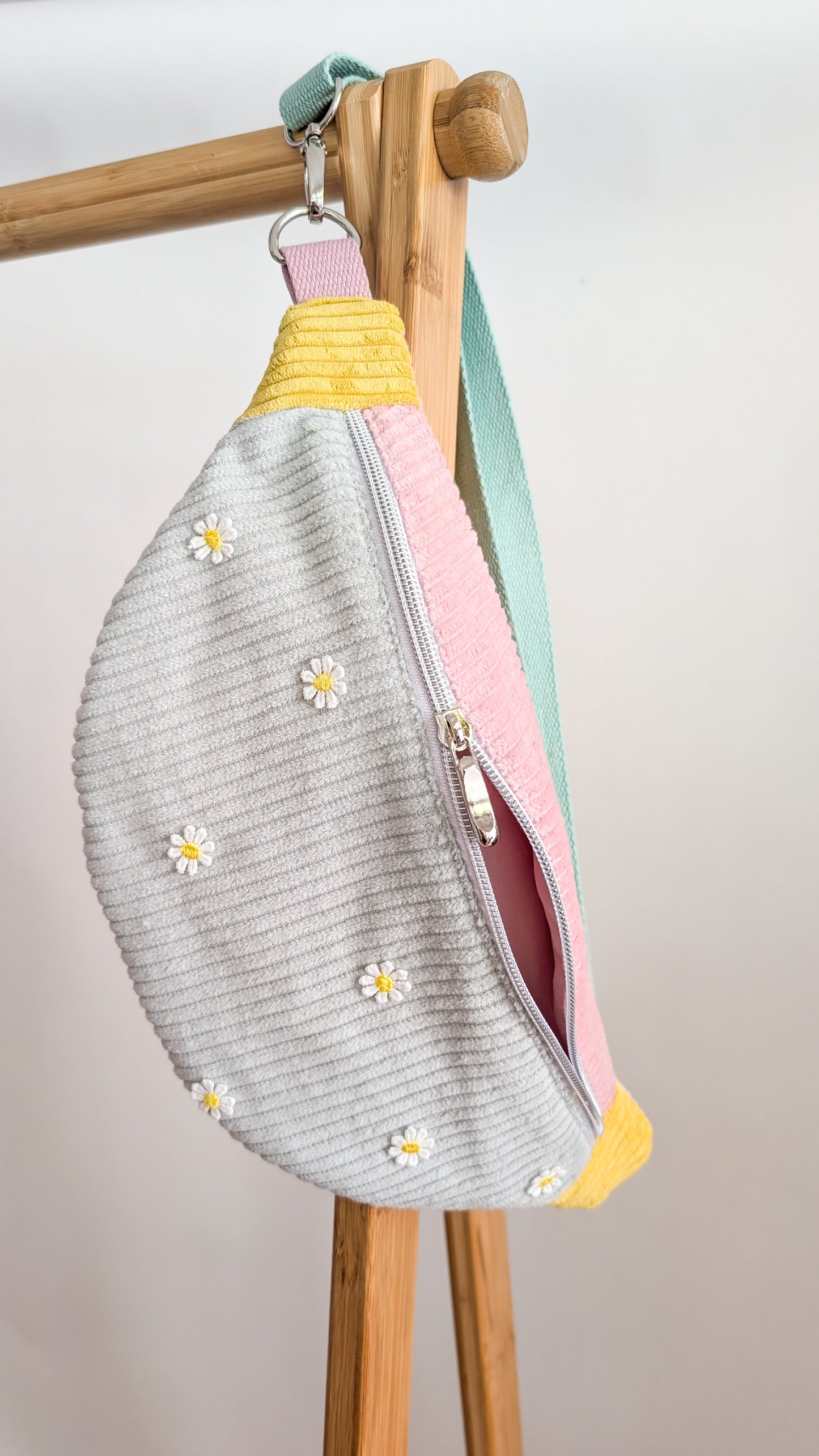 Pastell Colorblocking Cord Hipbag Bauchtasche Daisies Mint/Rosa/Gelb