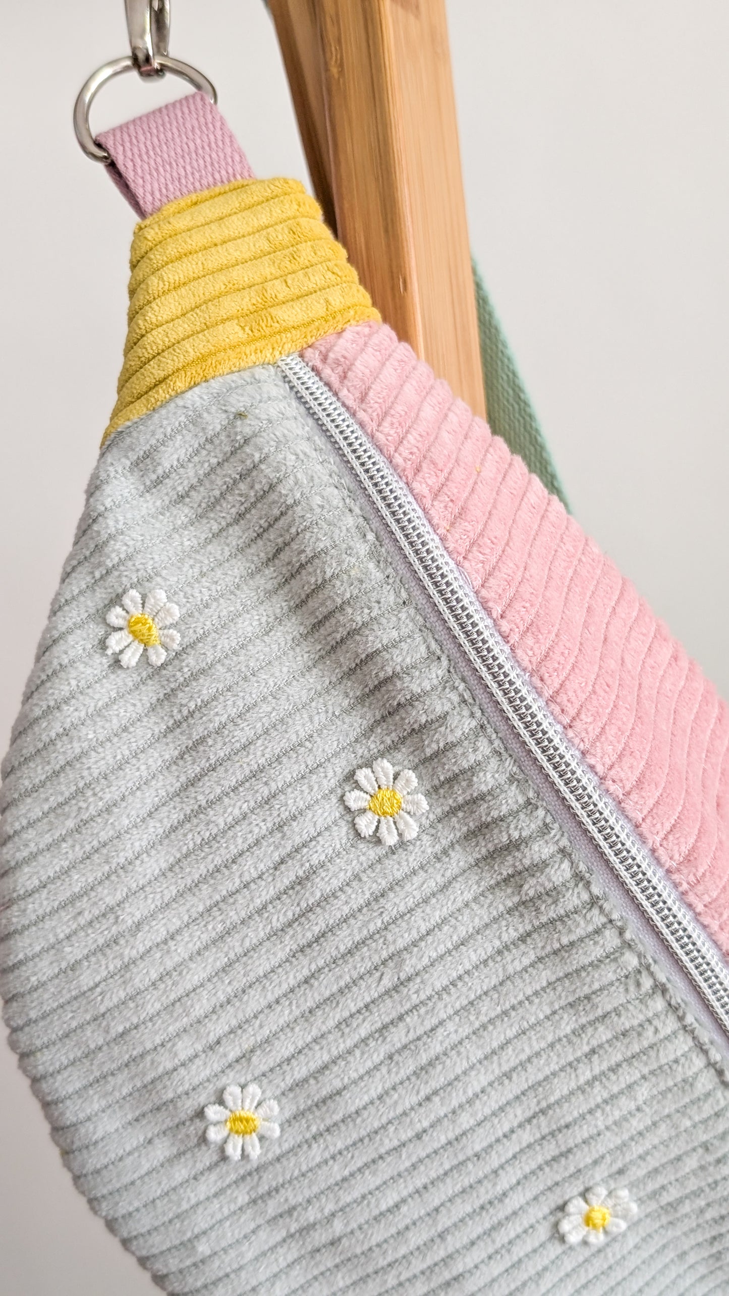 Pastell Colorblocking Cord Hipbag Bauchtasche Daisies Mint/Rosa/Gelb