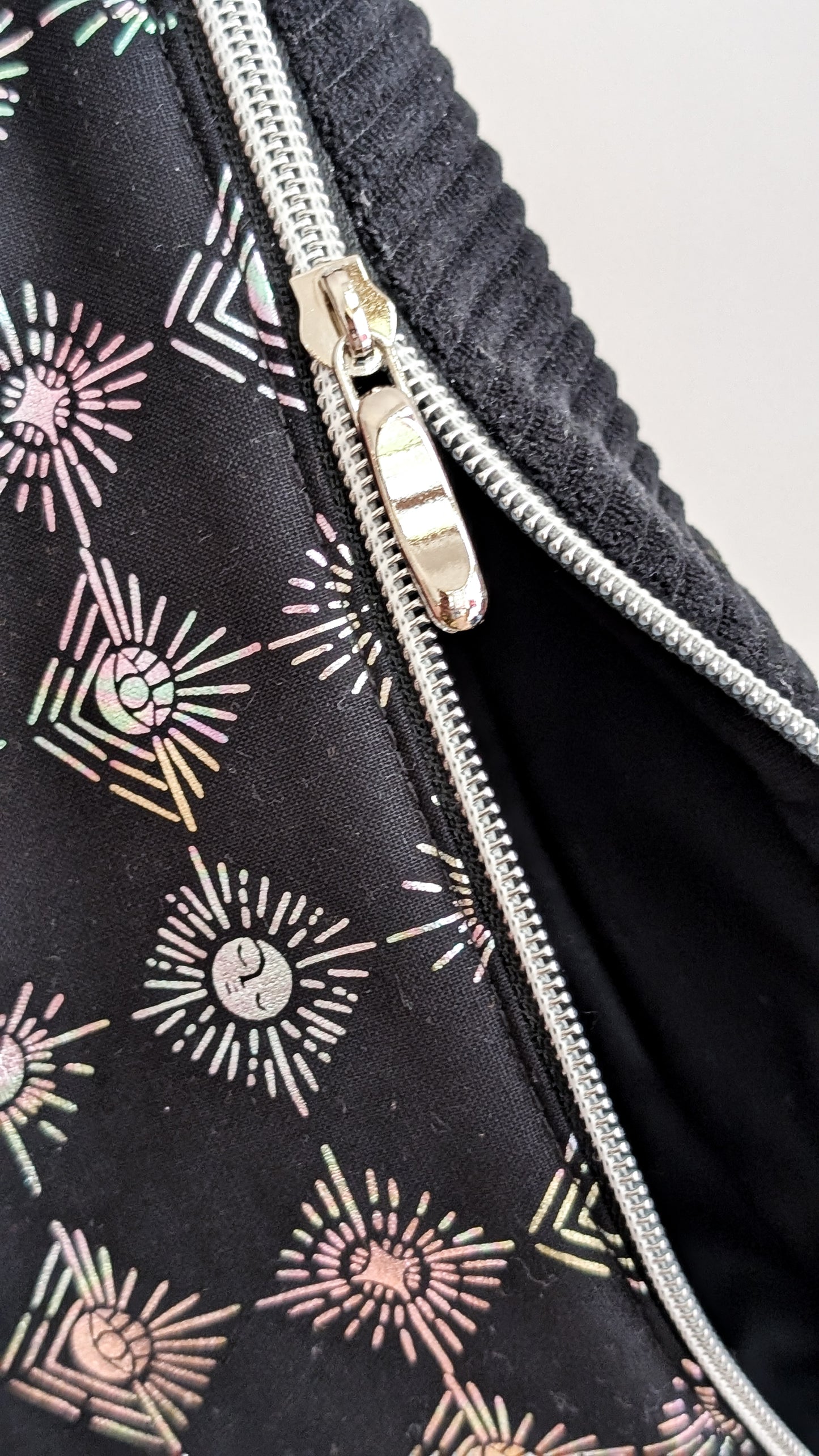 Hipbag Bauchtasche Crossbody Bag Schwarz MOONPHASES Halloween
