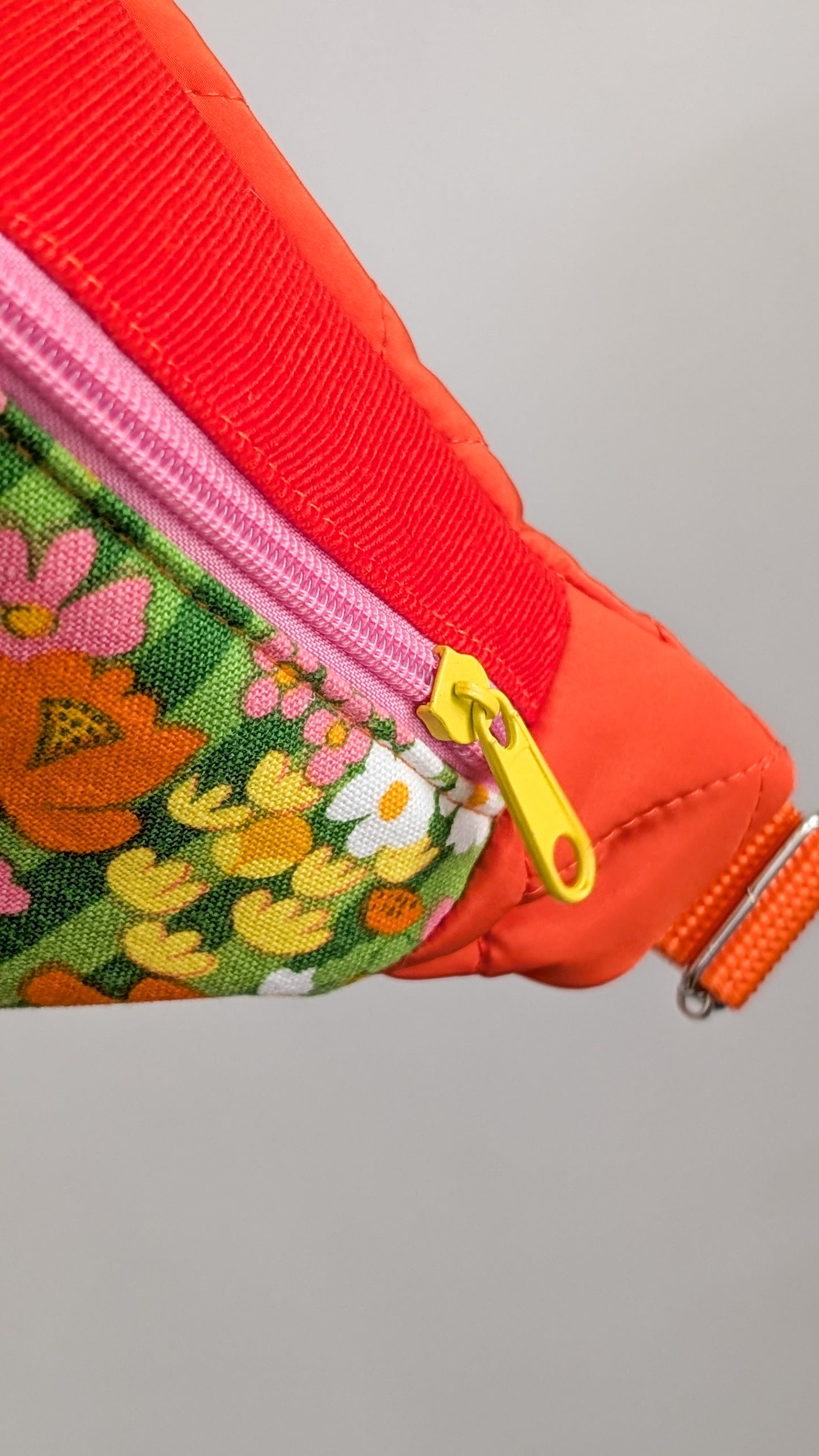 Upcycling Cord Bauchtasche Granny 70s Blumen