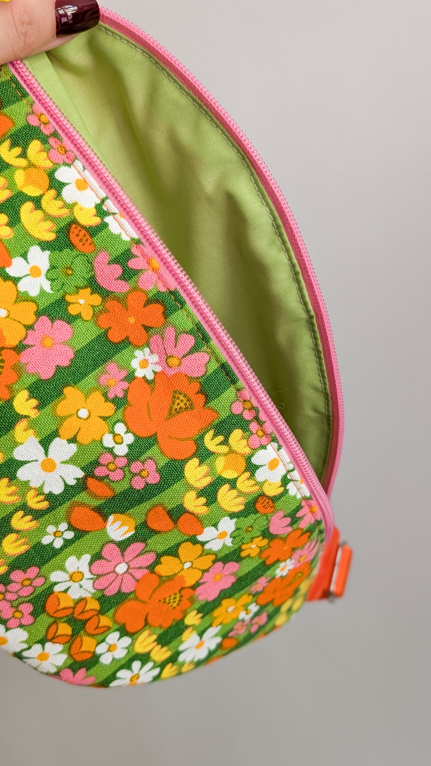 Upcycling Cord Bauchtasche Granny 70s Blumen