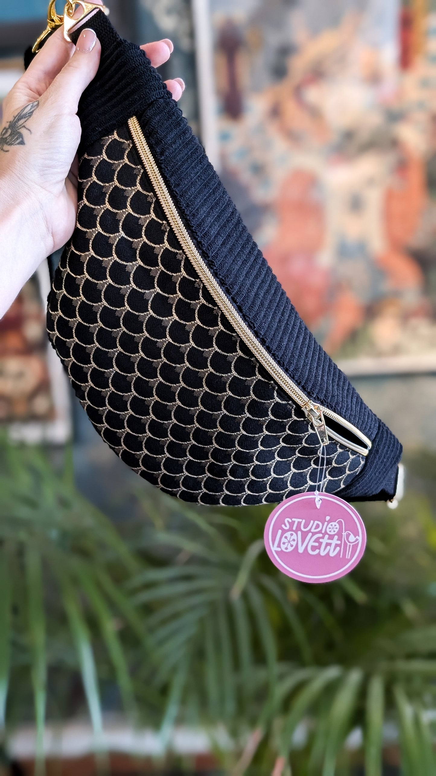 Edle Hipbag Cord Bauchtasche Schwarz/Gold Drachenschuppen