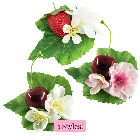 Erdbeere oder Kirsche mit Blüte Haarclip