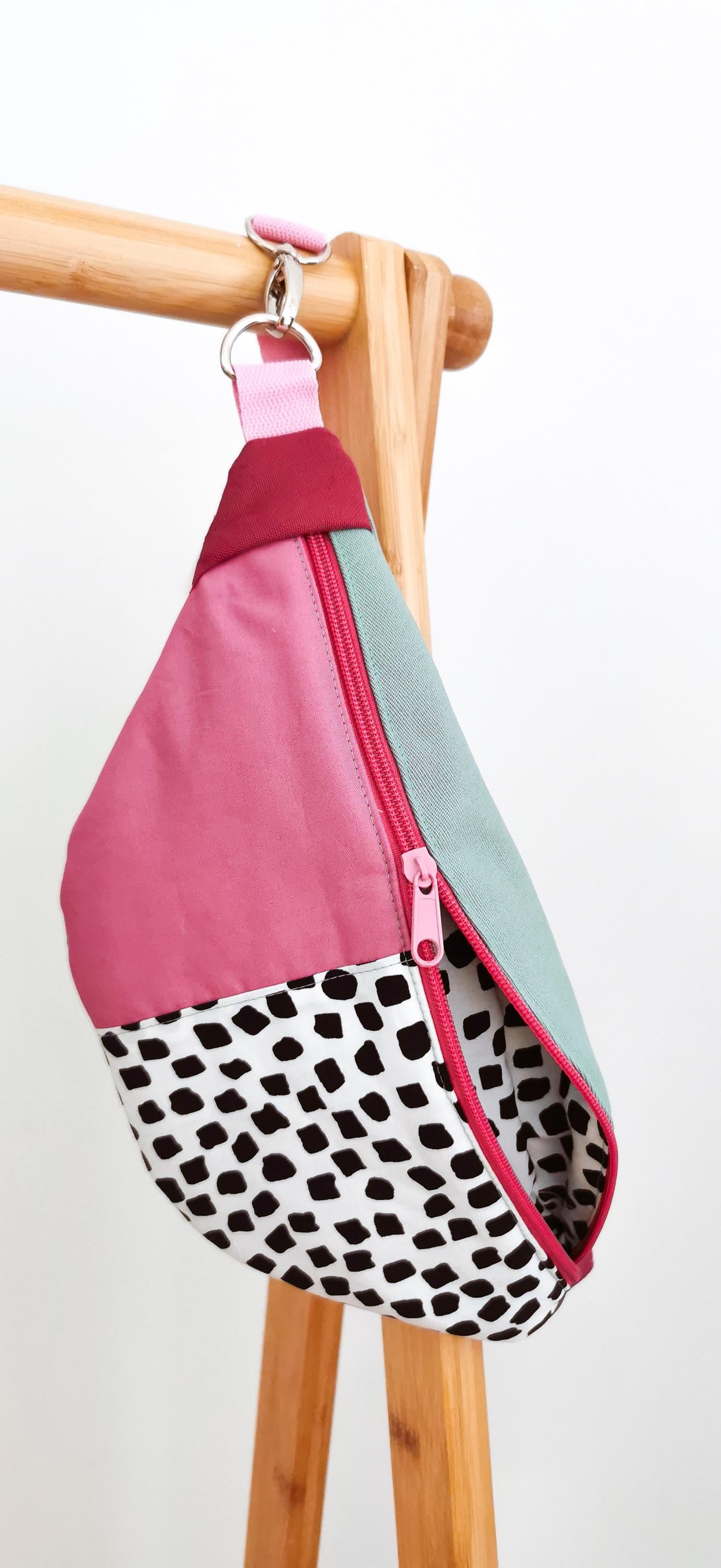 80s Hipbag Bauchtasche Cross Body Bag Tupfen Berry