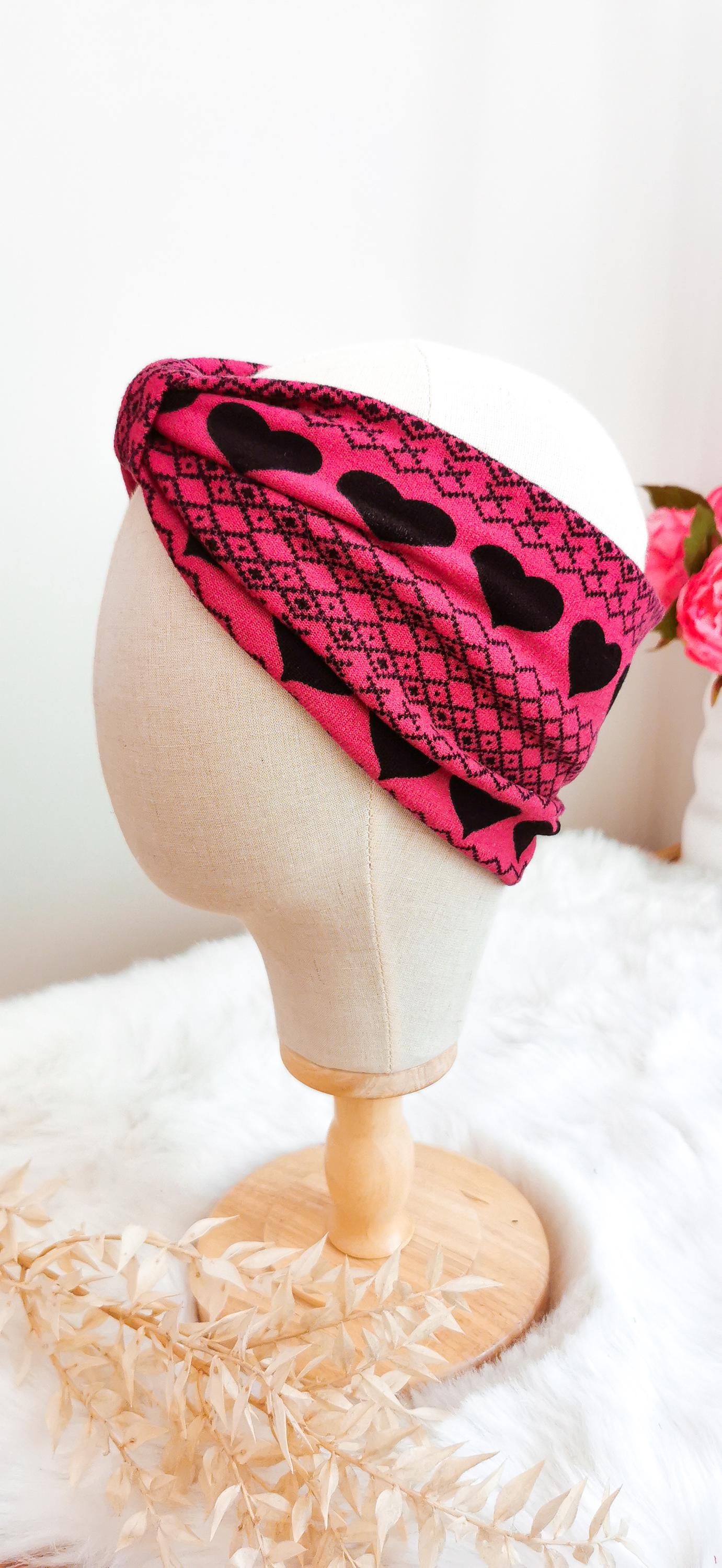 Kuscheliges Turban Stirnband Schwarz Herzen Strick PINK