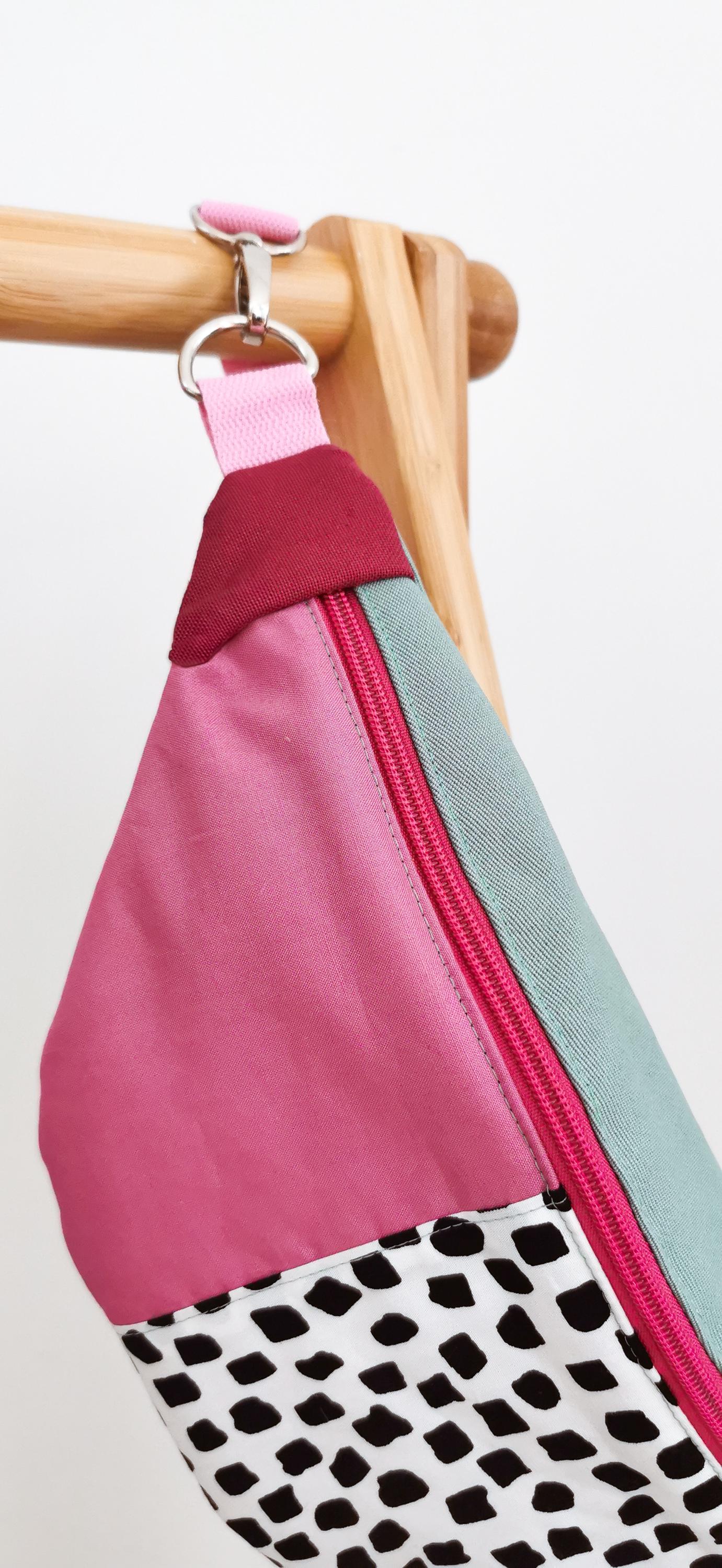 80s Hipbag Bauchtasche Cross Body Bag Tupfen Berry