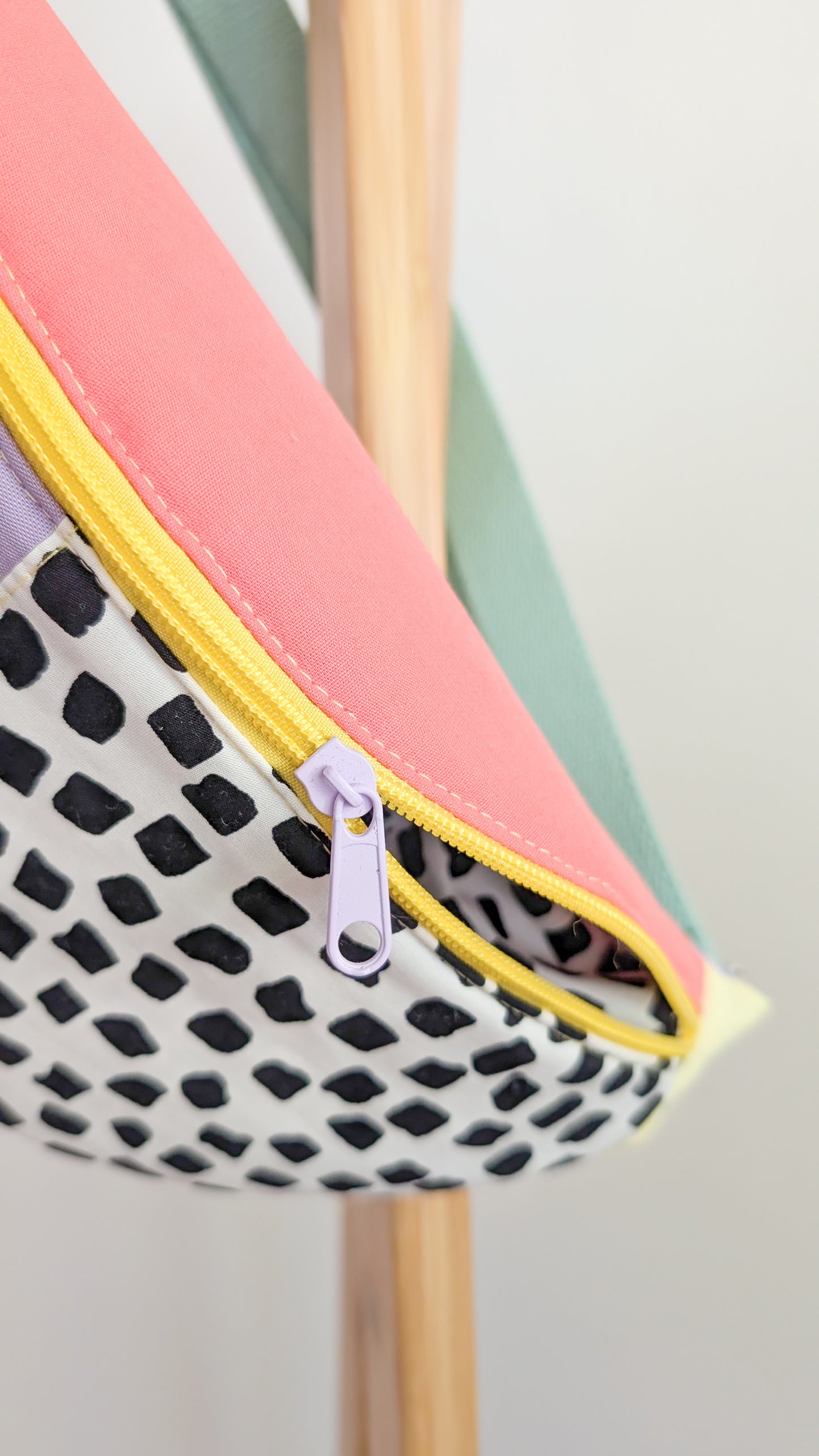 80s Hipbag Bauchtasche Cross Body Bag Tupfen Pastell