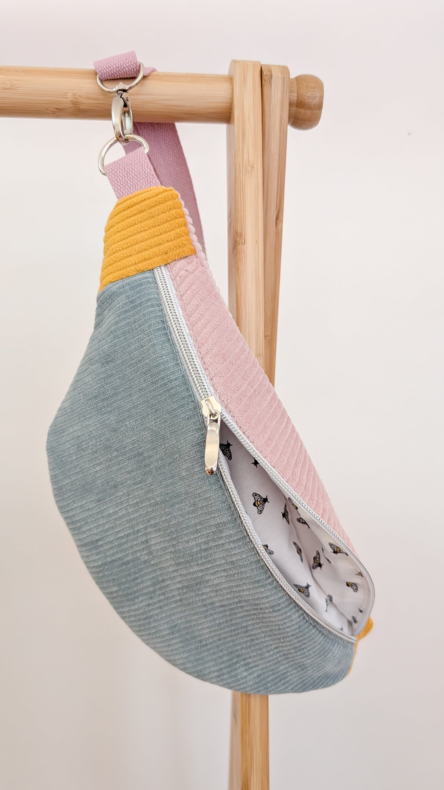 Pastell Cord Bauchtasche Hipbag Bodybag Umhängetasche BIENEN