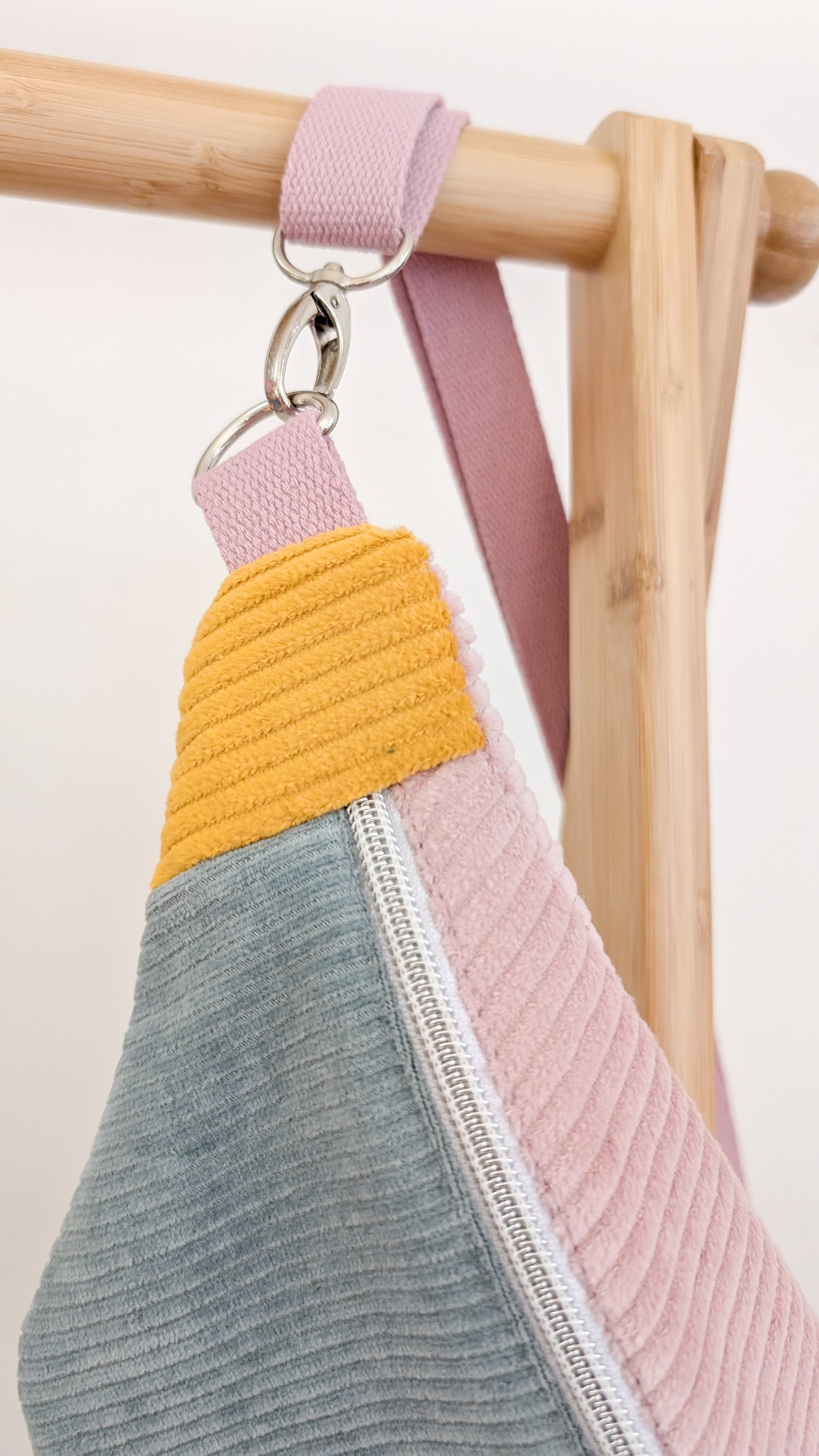 Pastell Cord Bauchtasche Hipbag Bodybag Umhängetasche BIENEN