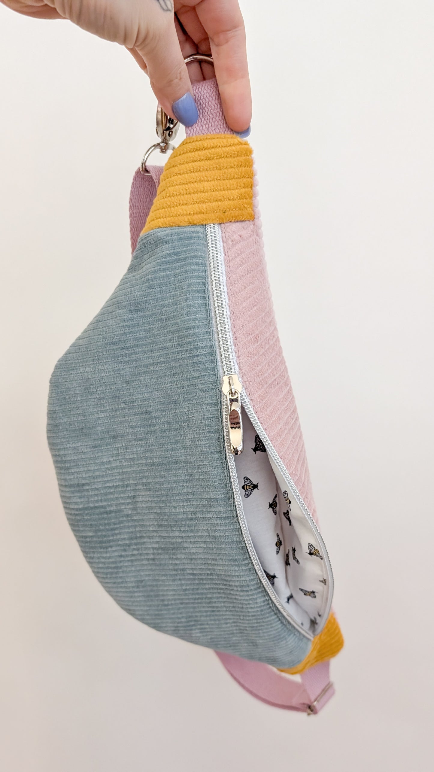 Pastell Cord Bauchtasche Hipbag Bodybag Umhängetasche BIENEN