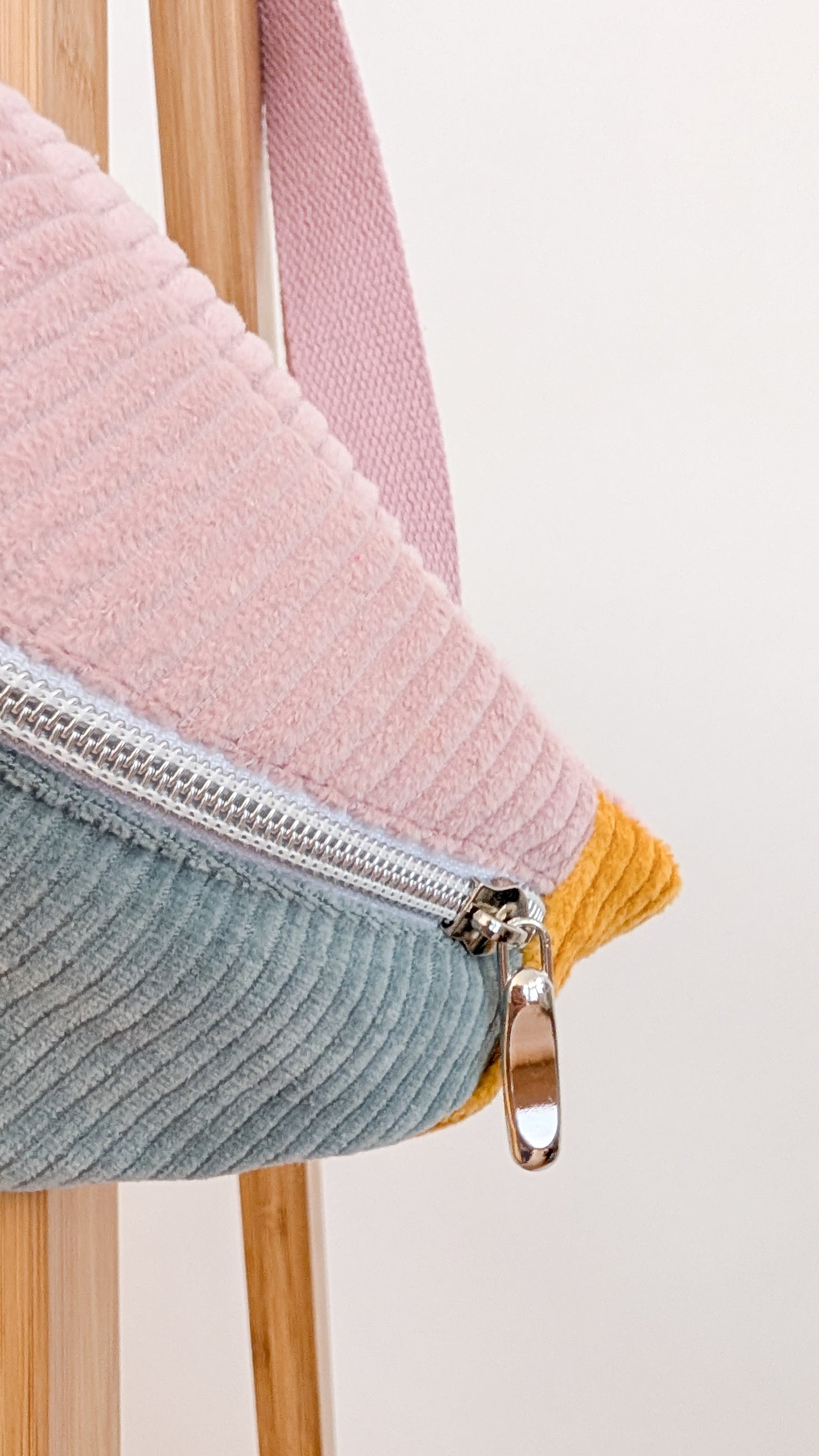 Pastell Cord Bauchtasche Hipbag Bodybag Umhängetasche BIENEN